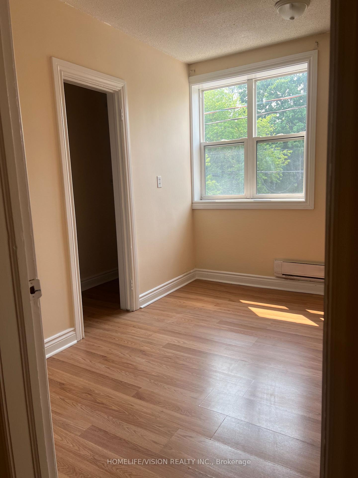 Photo 6 of Unit 1, 788 Eglinton Avenue E, Toronto, Leaside — HOMEH