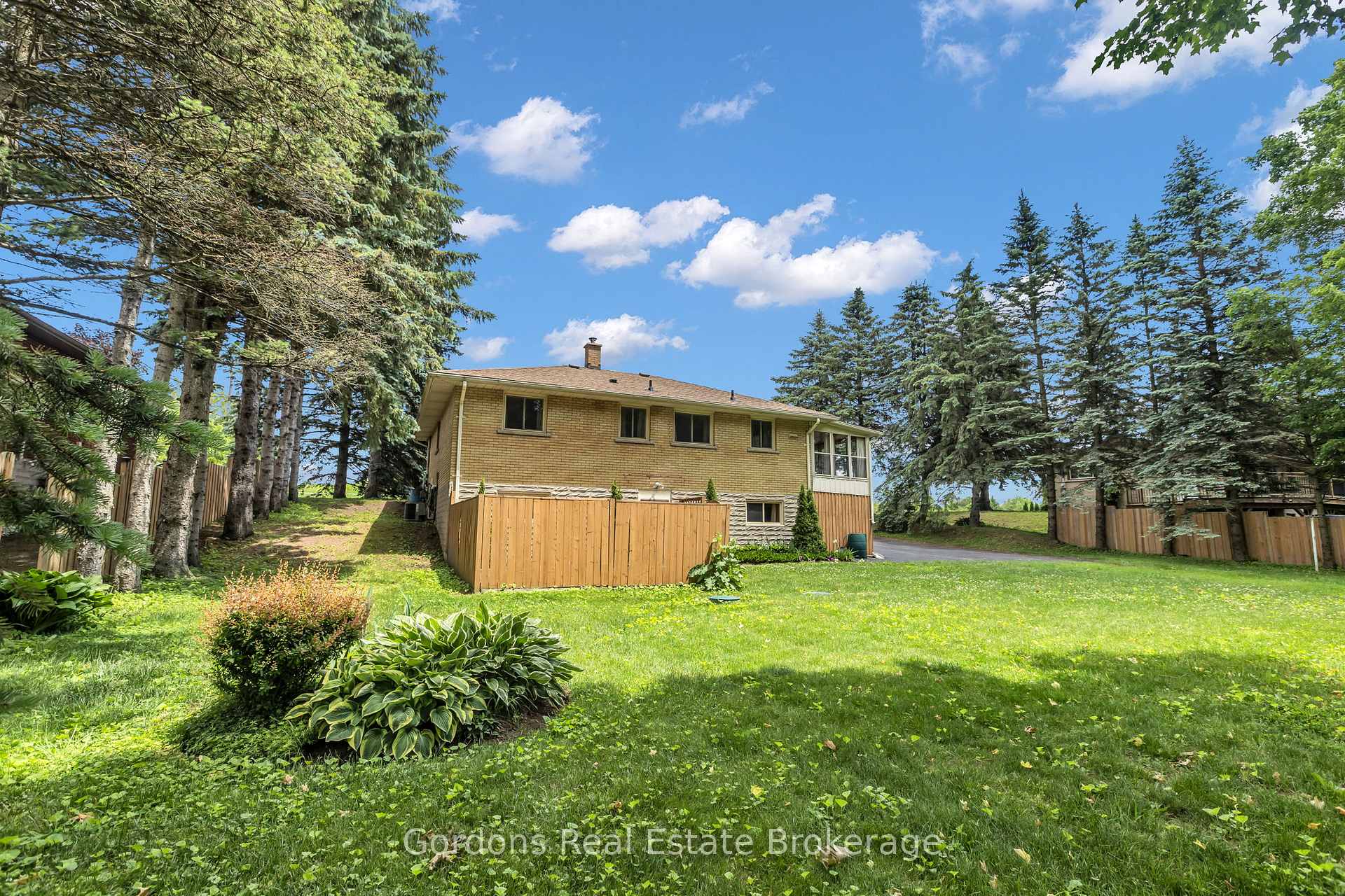 Photo 7 of 1432 Mannheim Road, Wilmot — HOMEH
