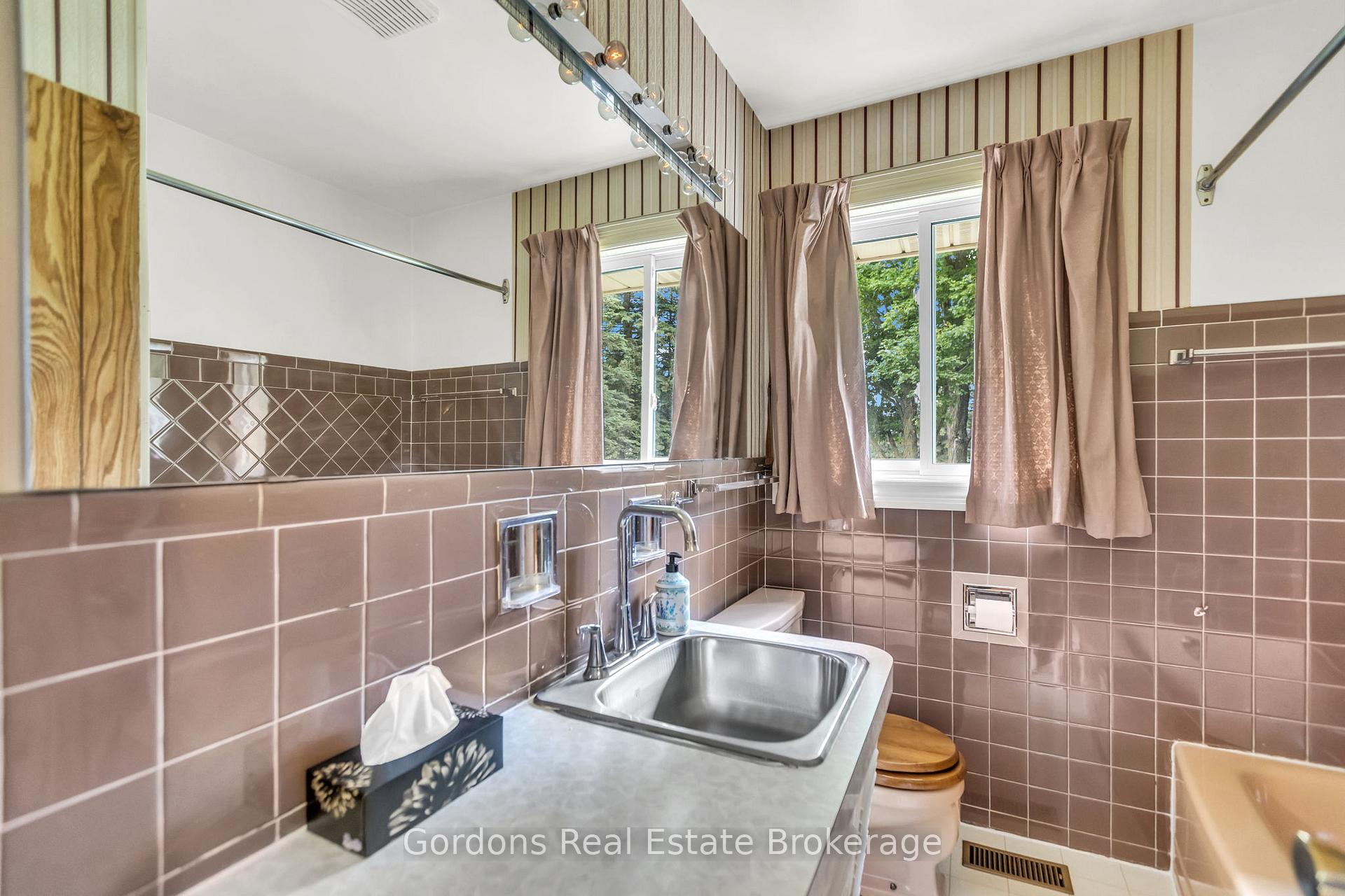 Photo 43 of 1432 Mannheim Road, Wilmot — HOMEH