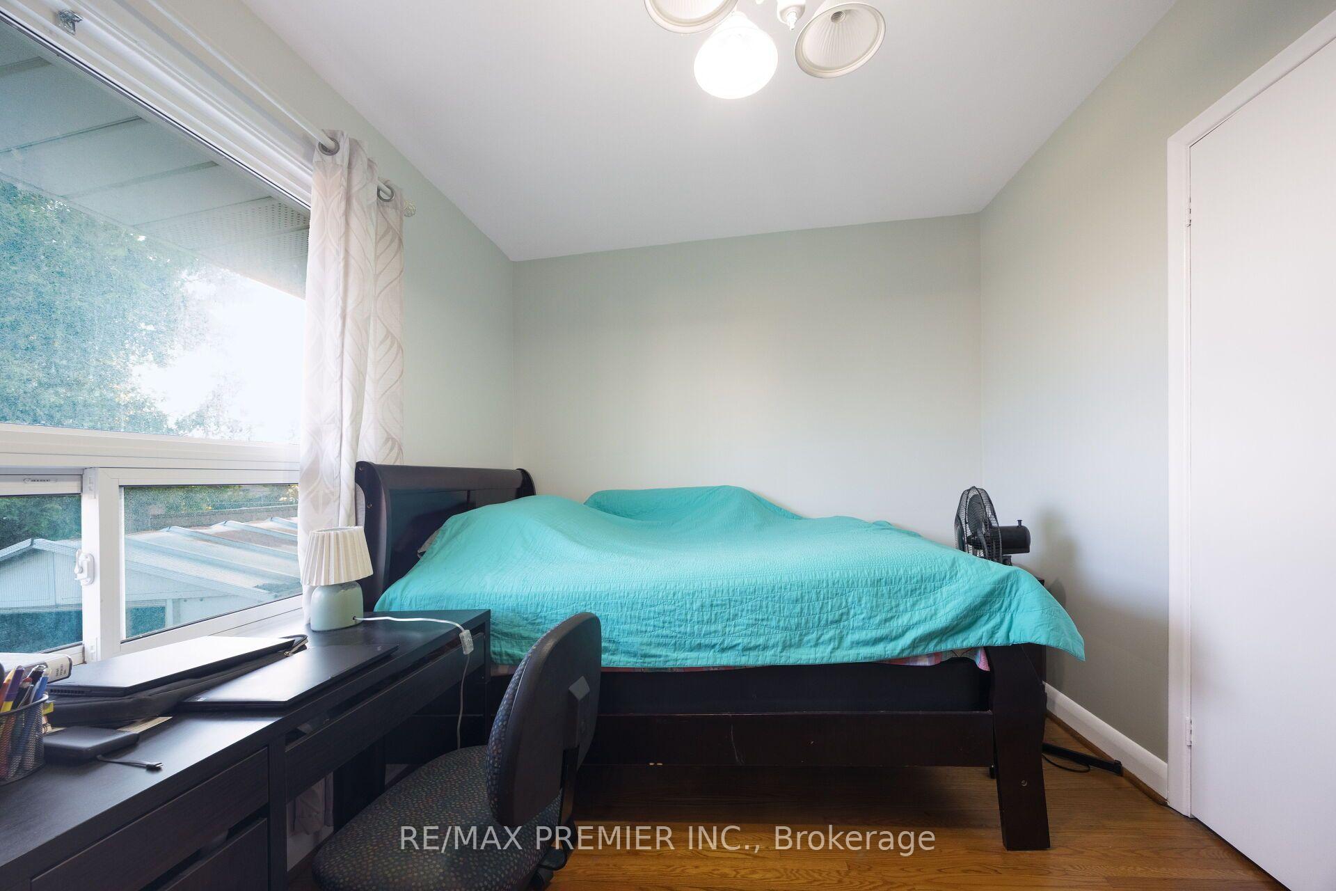 Photo 27 of 35 Barkwin Drive, Etobicoke, Thistletown-Beaumonde Heights — HOMEH
