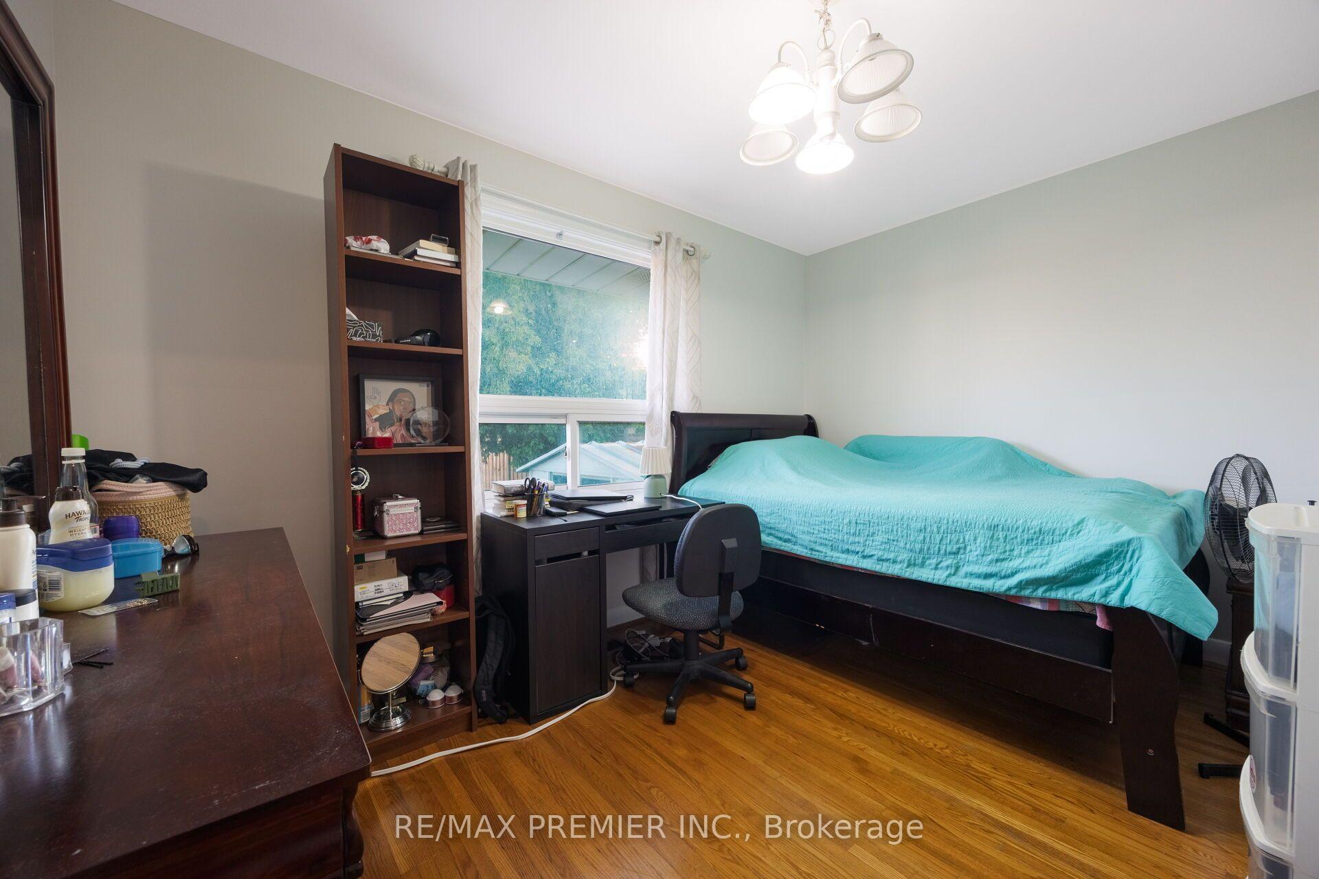 Photo 28 of 35 Barkwin Drive, Etobicoke, Thistletown-Beaumonde Heights — HOMEH