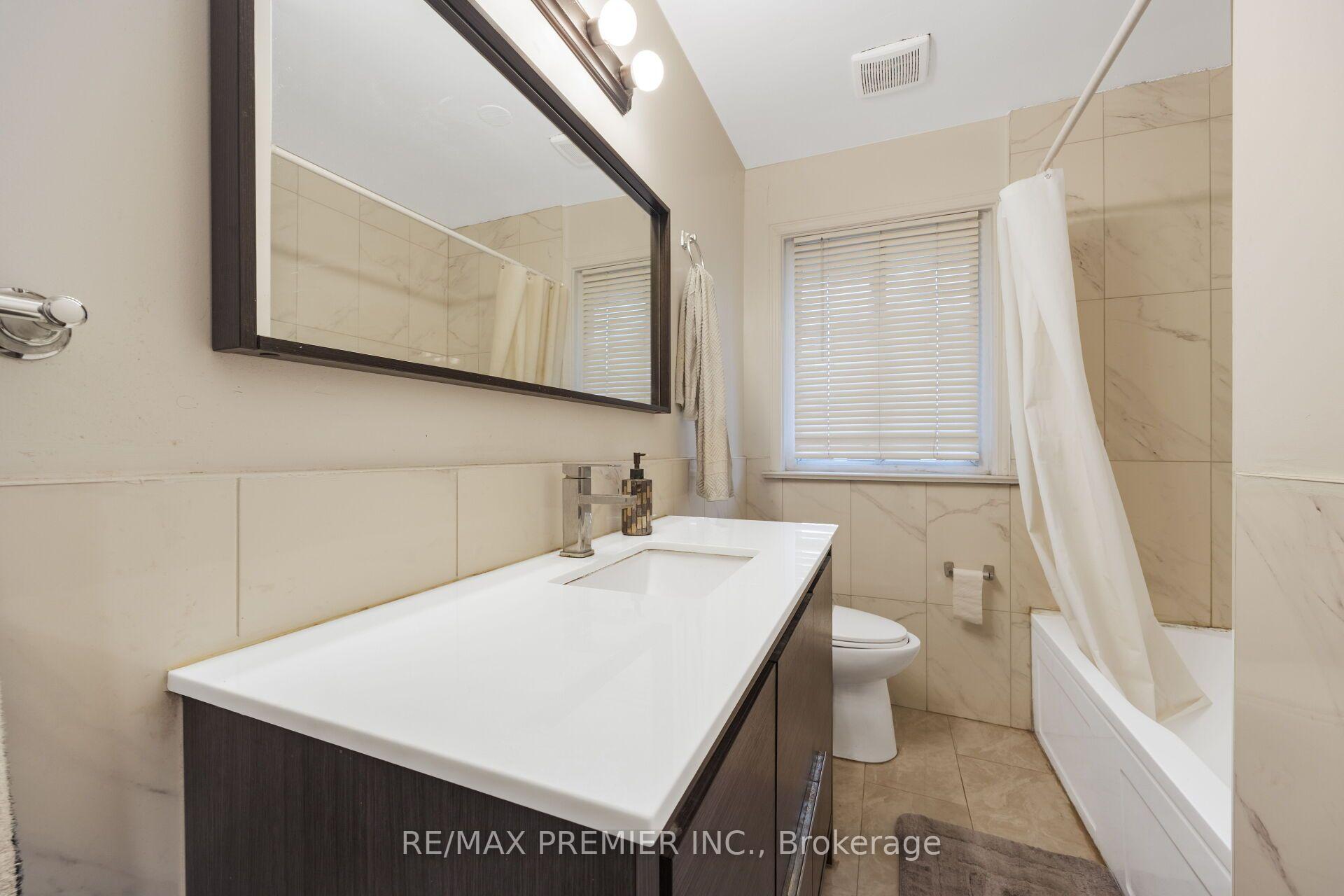 Photo 30 of 35 Barkwin Drive, Etobicoke, Thistletown-Beaumonde Heights — HOMEH