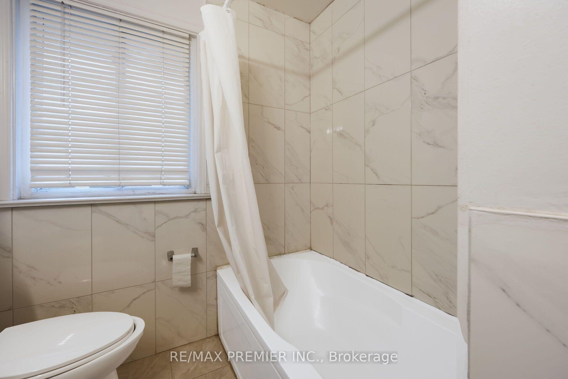 Photo 31 of 35 Barkwin Drive, Etobicoke, Thistletown-Beaumonde Heights — HOMEH
