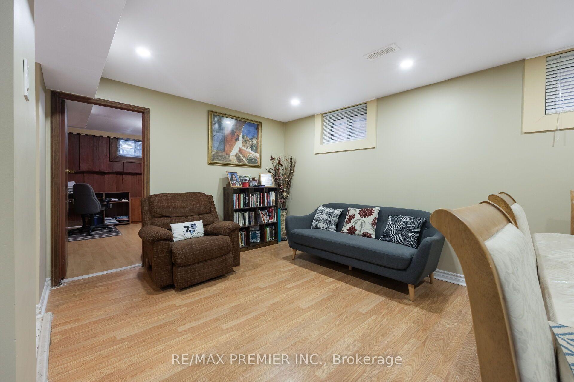 Photo 32 of 35 Barkwin Drive, Etobicoke, Thistletown-Beaumonde Heights — HOMEH
