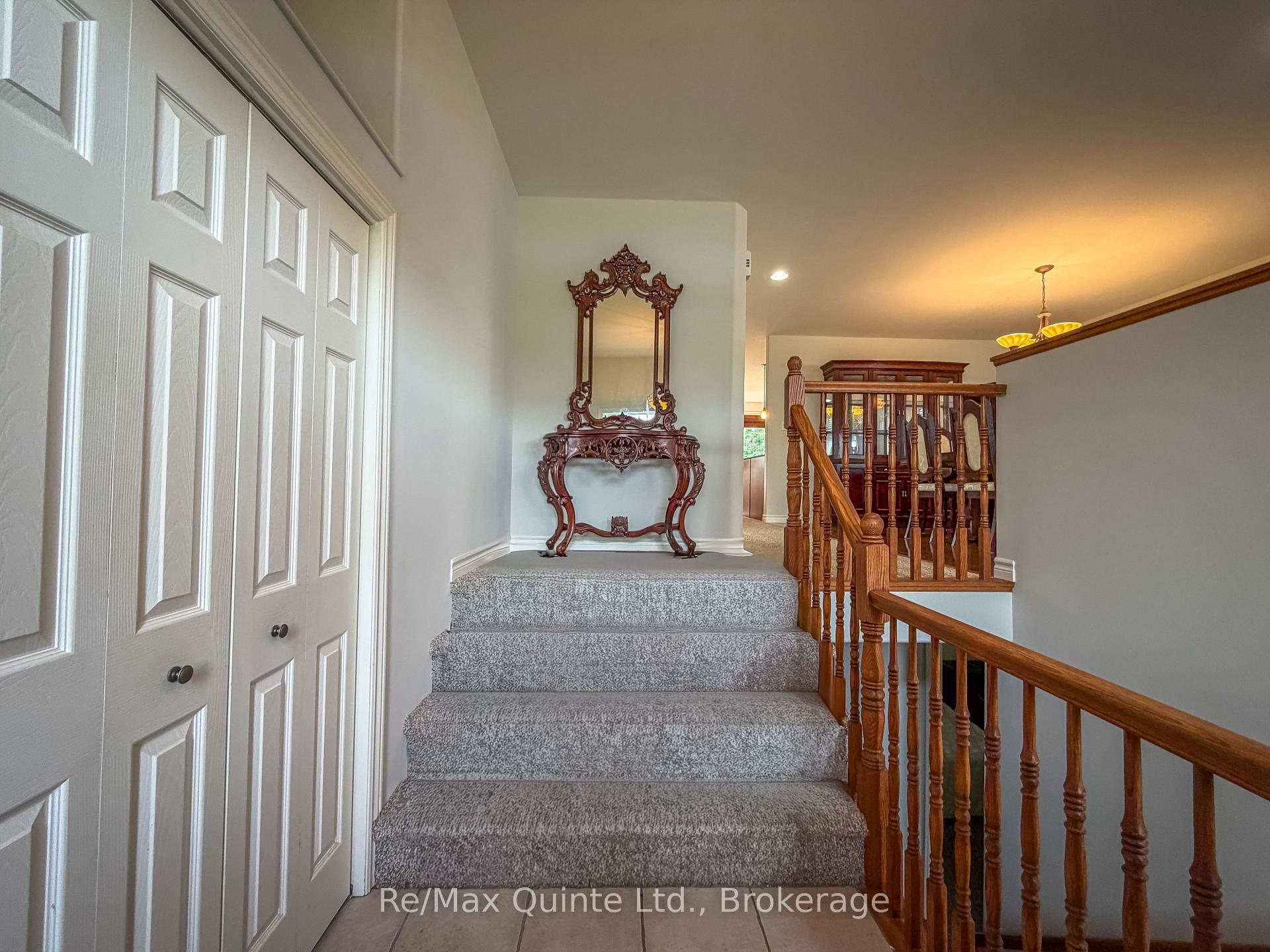 Photo 3 of 10 Boyce Court, Belleville, Belleville Ward — HOMEH