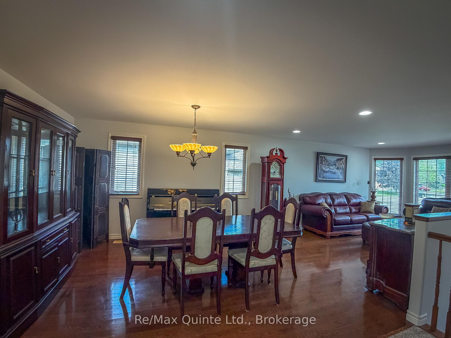 Photo 6 of 10 Boyce Court, Belleville, Belleville Ward — HOMEH