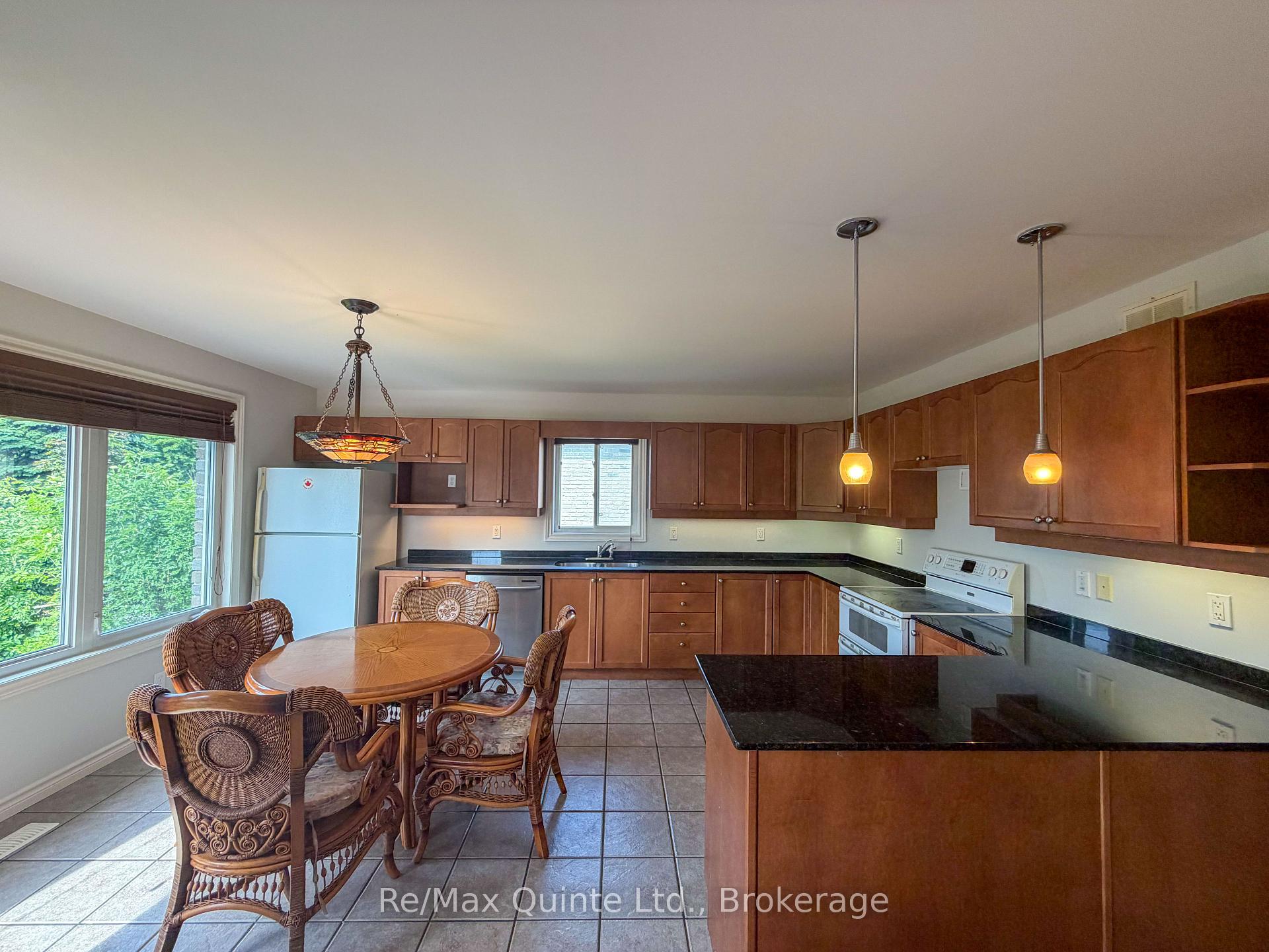 Photo 11 of 10 Boyce Court, Belleville, Belleville Ward — HOMEH