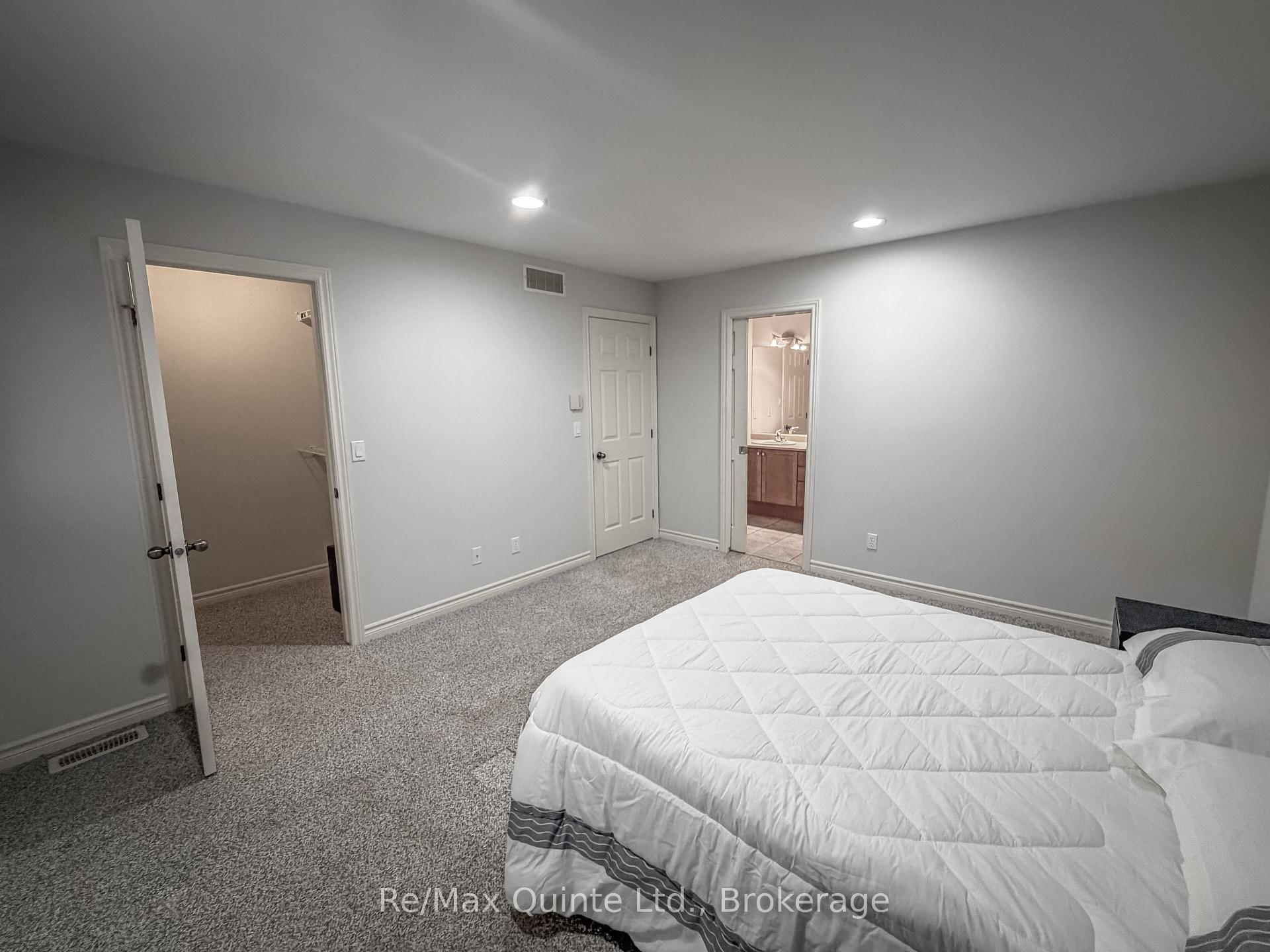 Photo 15 of 10 Boyce Court, Belleville, Belleville Ward — HOMEH