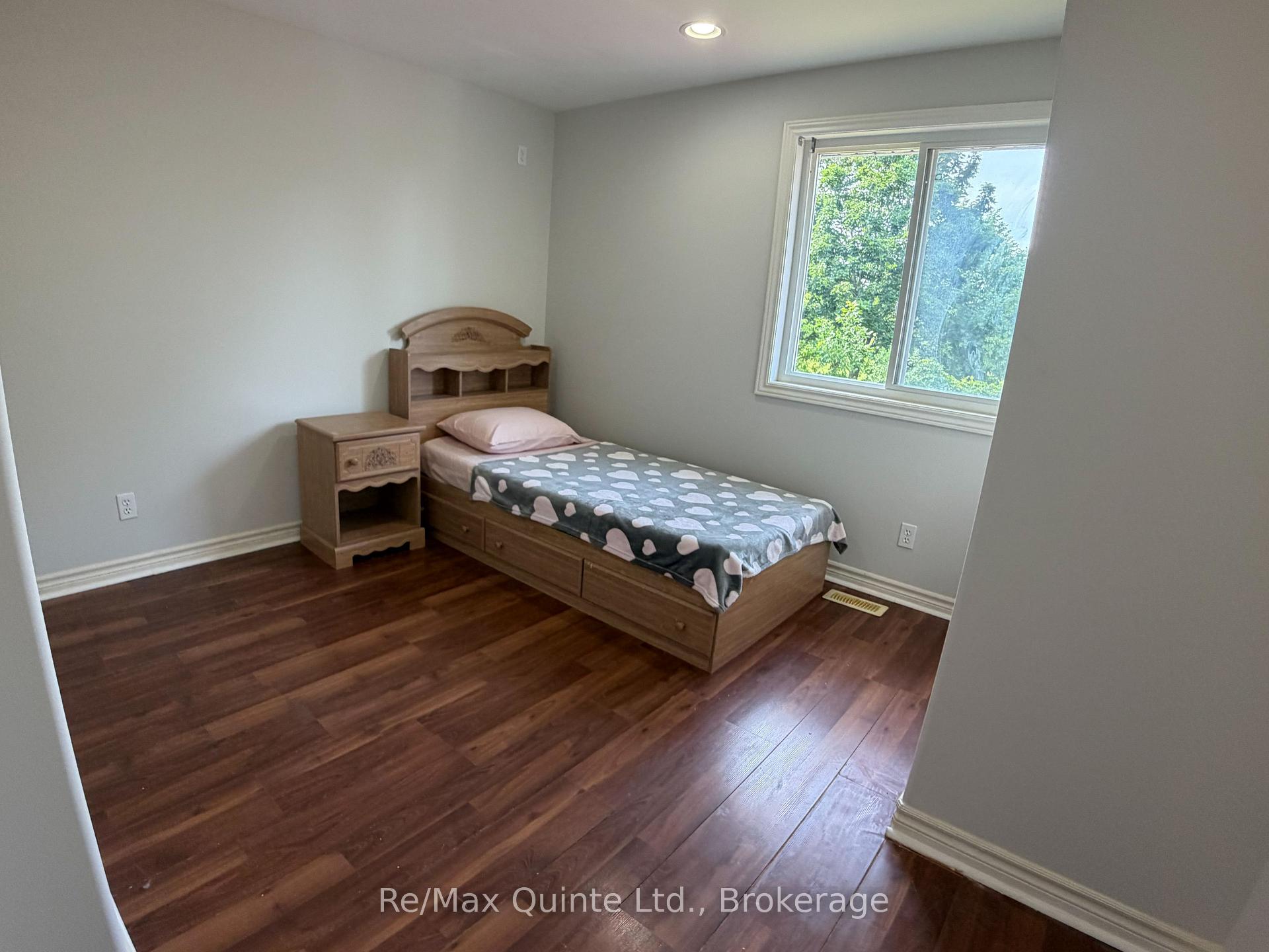 Photo 18 of 10 Boyce Court, Belleville, Belleville Ward — HOMEH