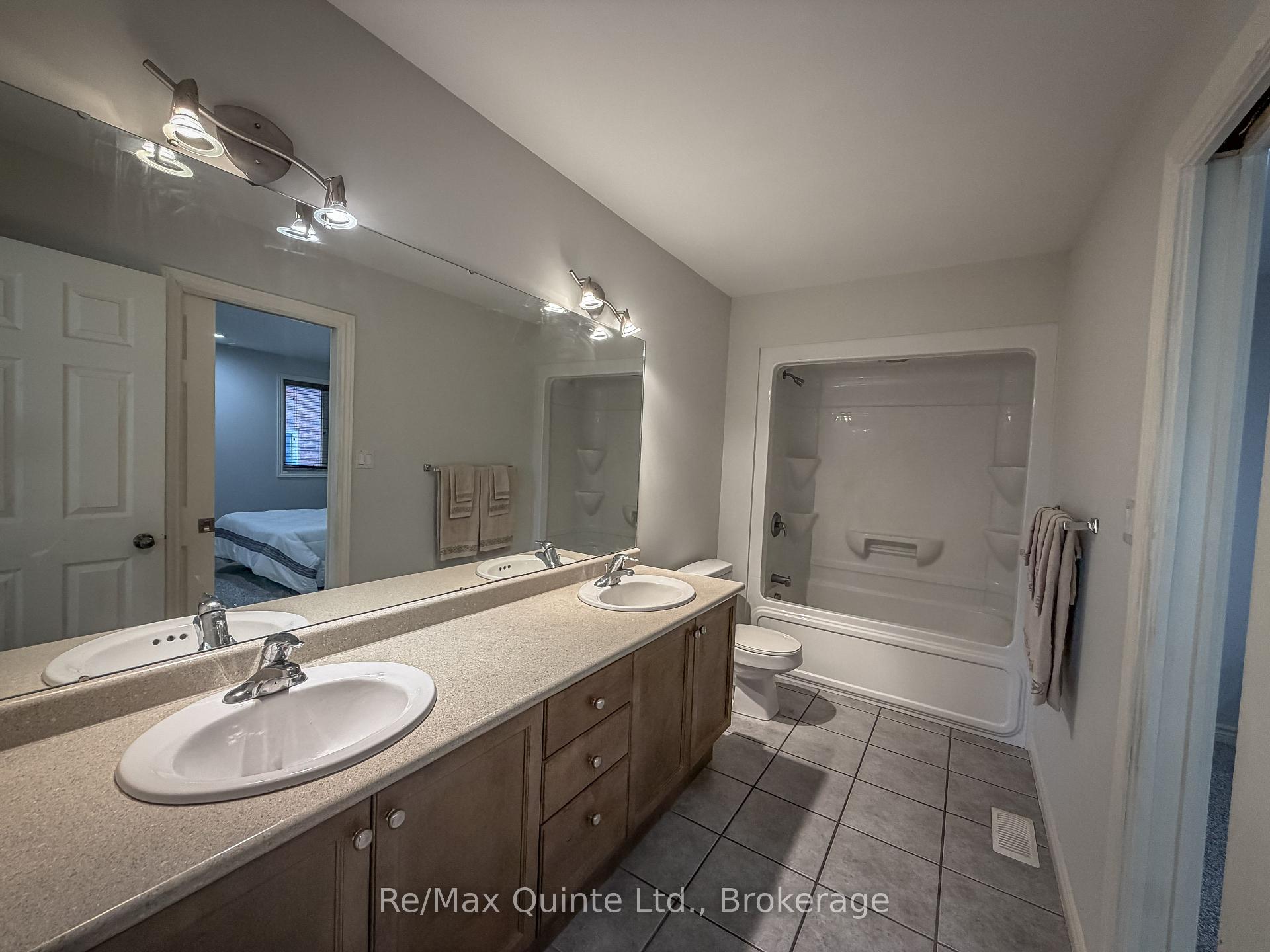 Photo 20 of 10 Boyce Court, Belleville, Belleville Ward — HOMEH