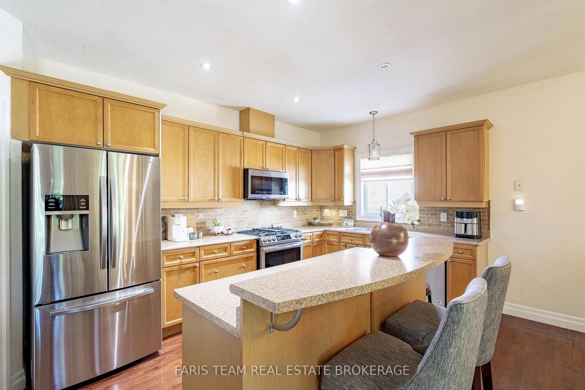Photo 4 of 123 Wawinet Street, Midland — HOMEH