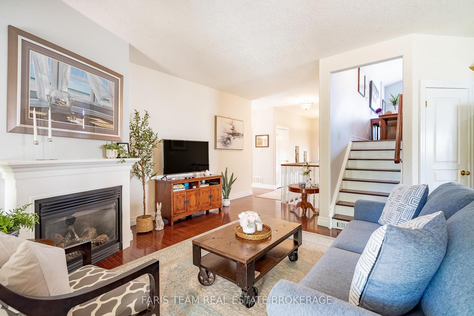 Photo 11 of 123 Wawinet Street, Midland — HOMEH