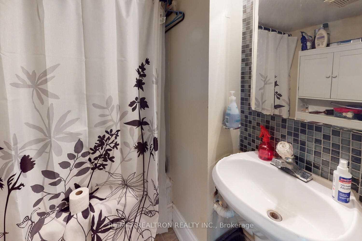 Photo 3 of 54 Ritson Road S, Oshawa, Central — HOMEH