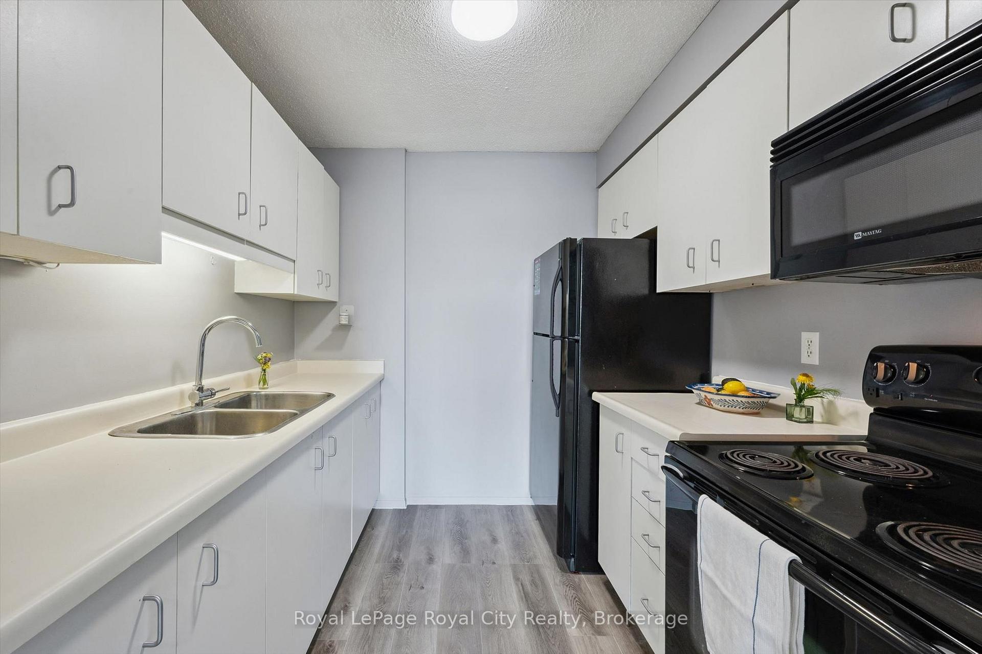 Photo 8 of Unit 606, 358 Waterloo Avenue, Guelph, Junction/Onward Willow — HOMEH