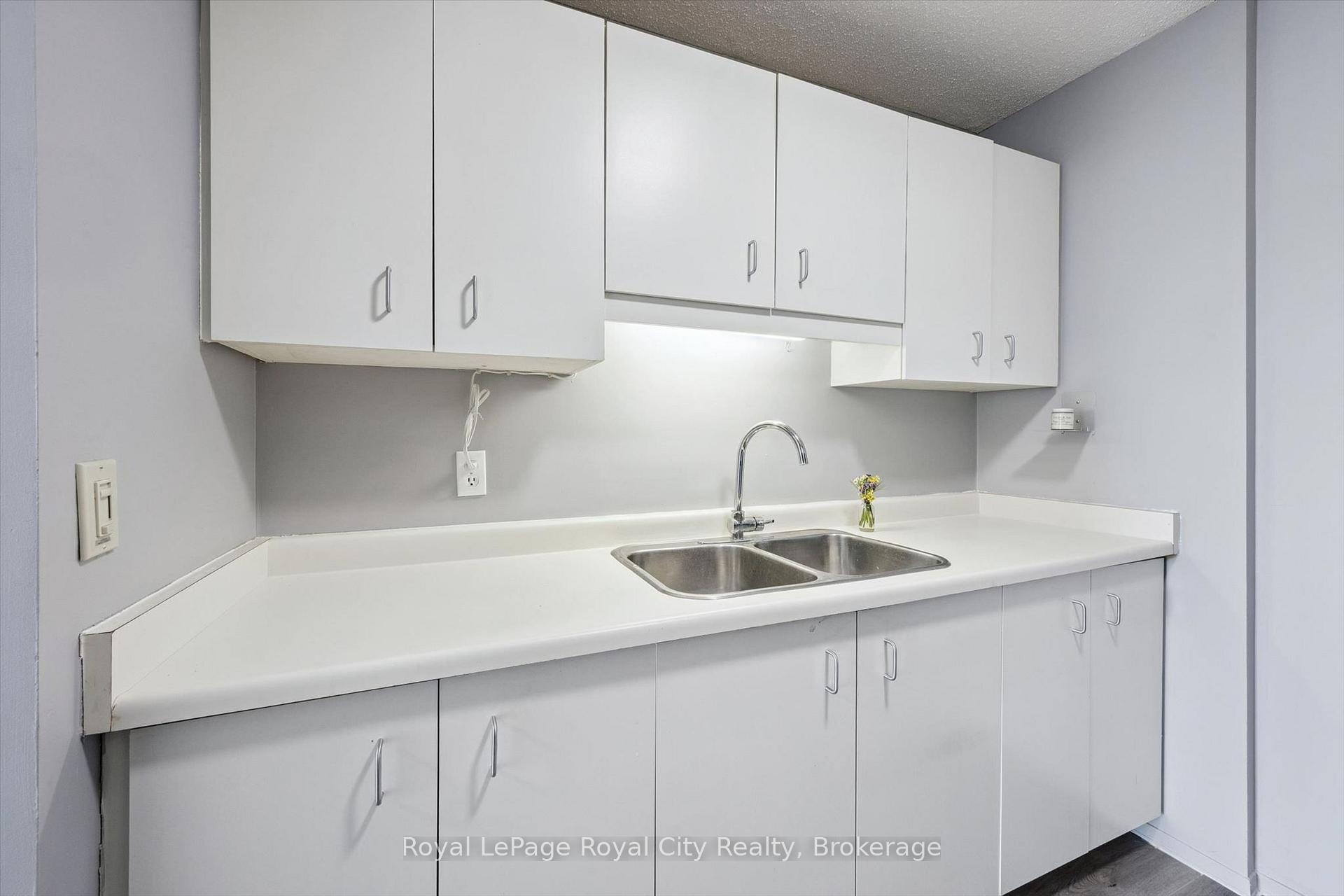 Photo 9 of Unit 606, 358 Waterloo Avenue, Guelph, Junction/Onward Willow — HOMEH