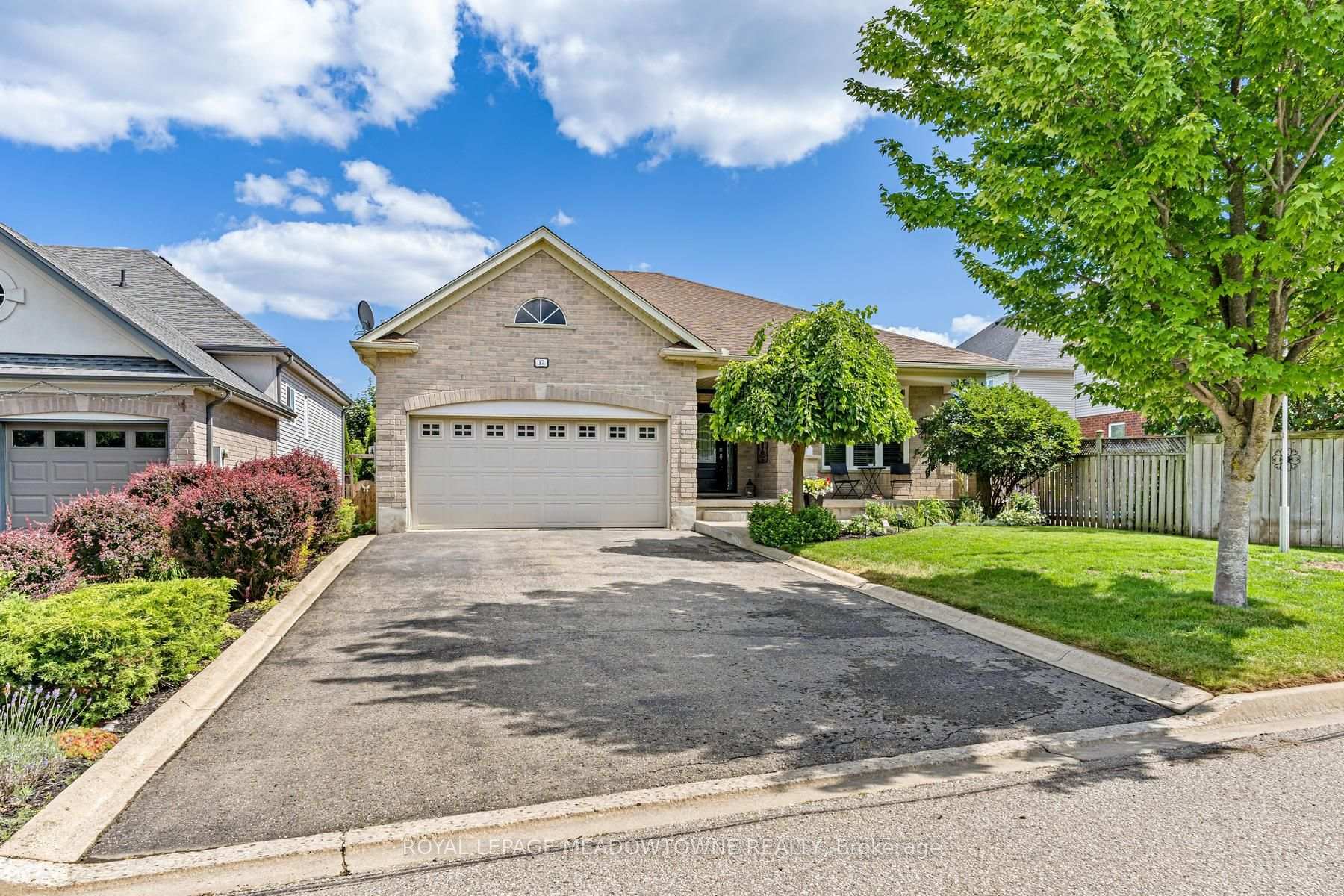 Photo 45 of 17 Dawkins Crescent, Halton Hills, Acton — HOMEH