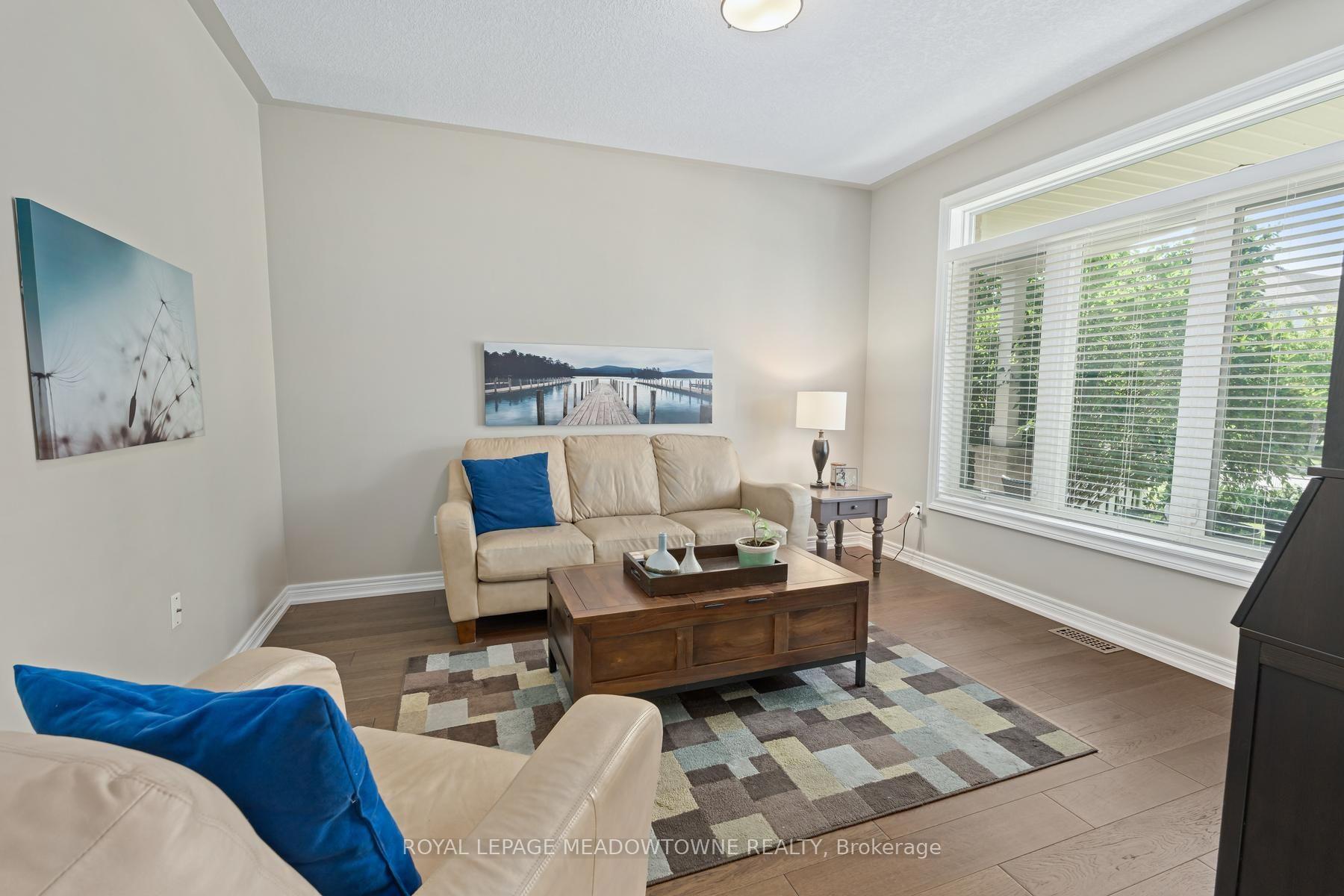 Photo 6 of 17 Dawkins Crescent, Halton Hills, Acton — HOMEH