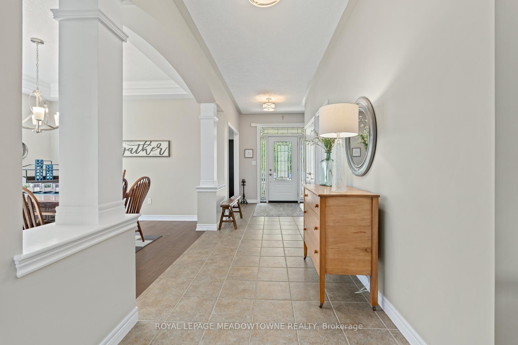 Photo 7 of 17 Dawkins Crescent, Halton Hills, Acton — HOMEH