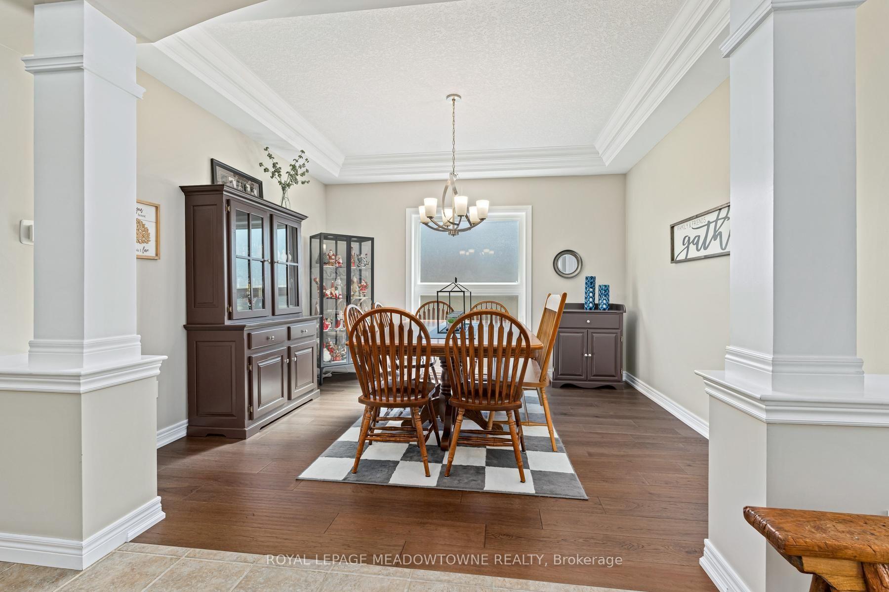 Photo 9 of 17 Dawkins Crescent, Halton Hills, Acton — HOMEH