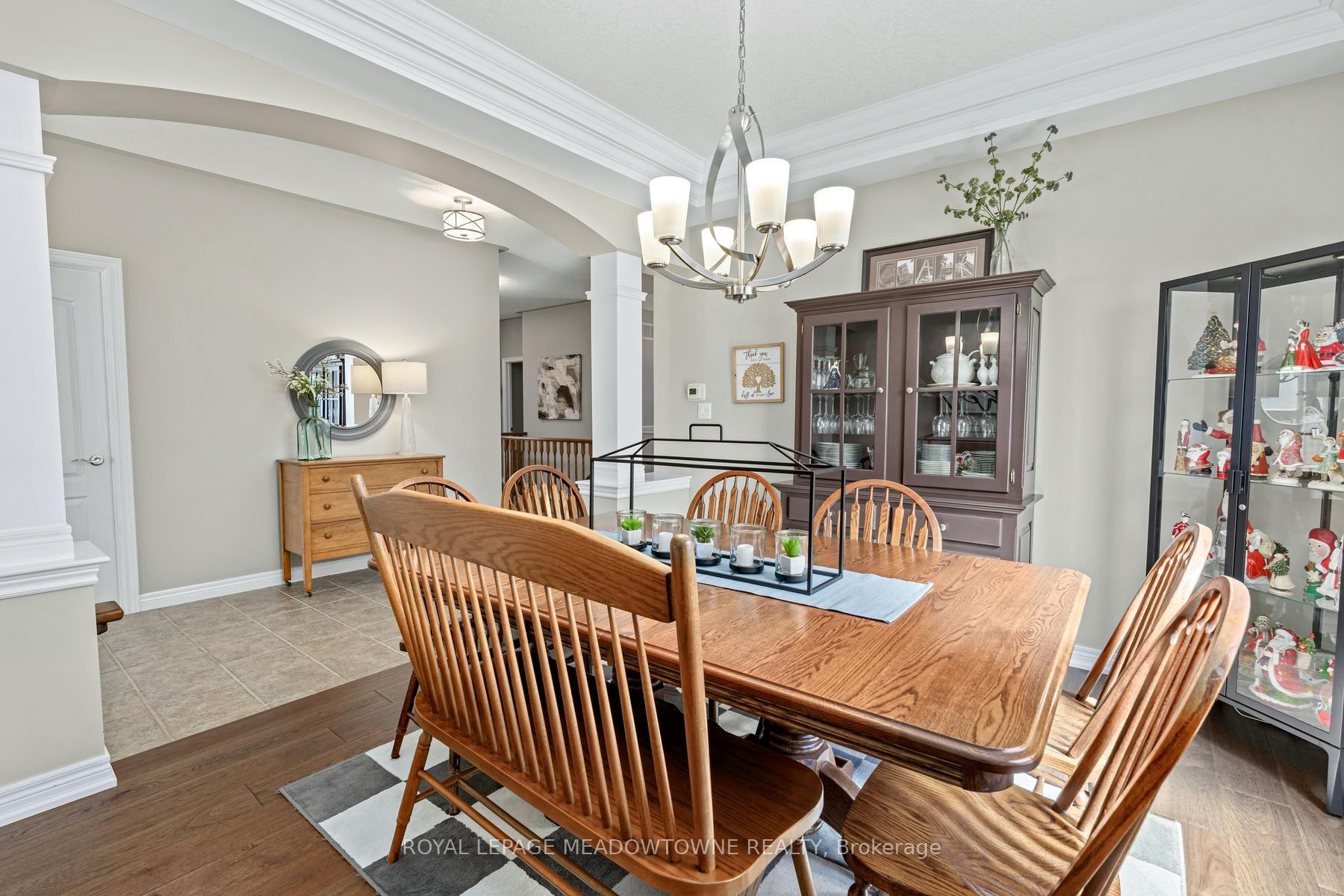 Photo 8 of 17 Dawkins Crescent, Halton Hills, Acton — HOMEH