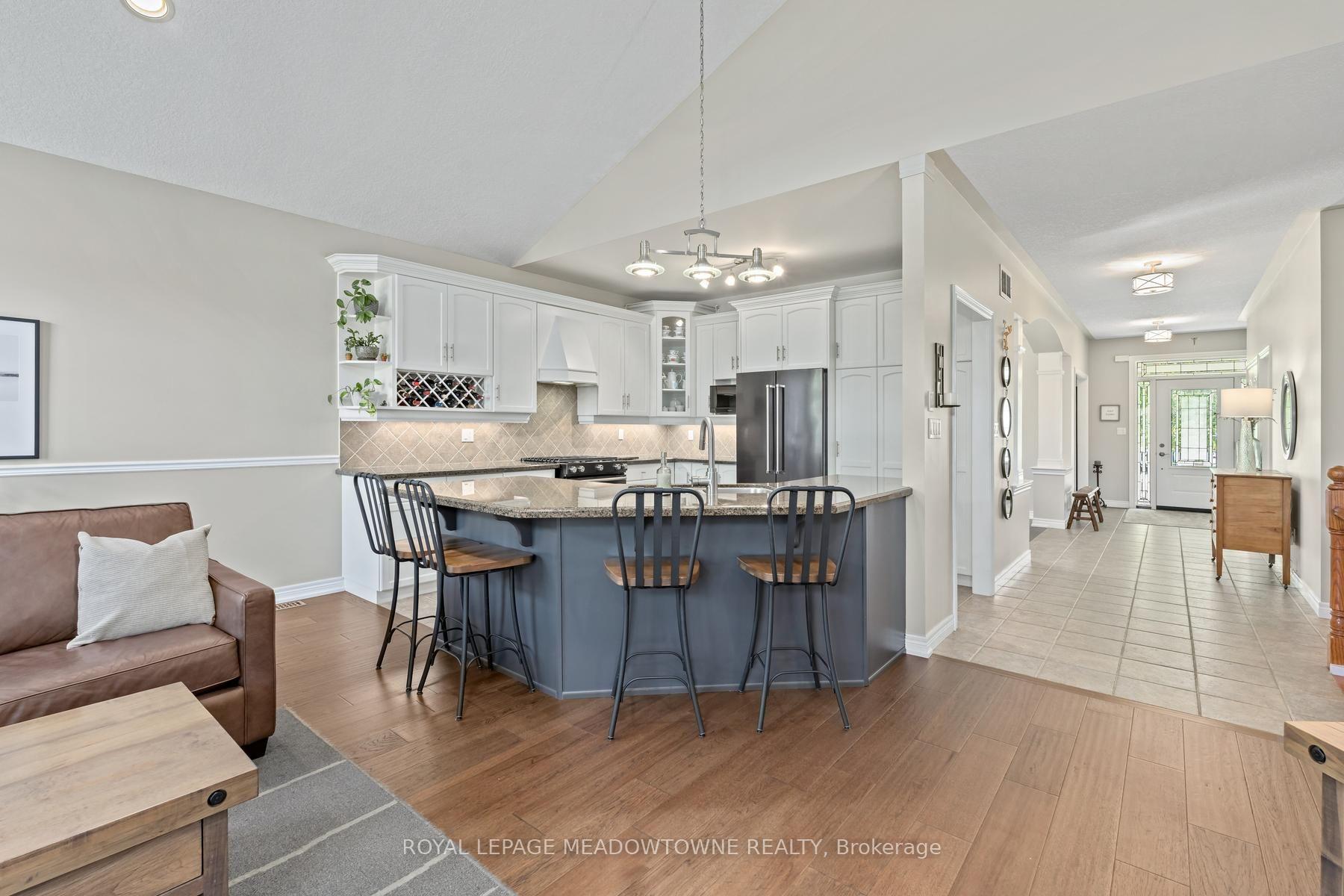 Photo 16 of 17 Dawkins Crescent, Halton Hills, Acton — HOMEH