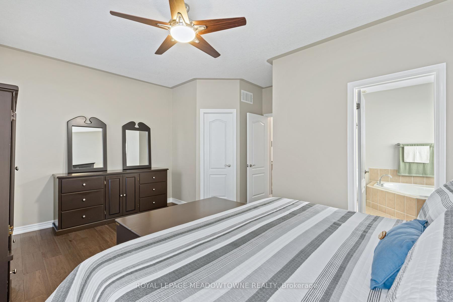 Photo 23 of 17 Dawkins Crescent, Halton Hills, Acton — HOMEH