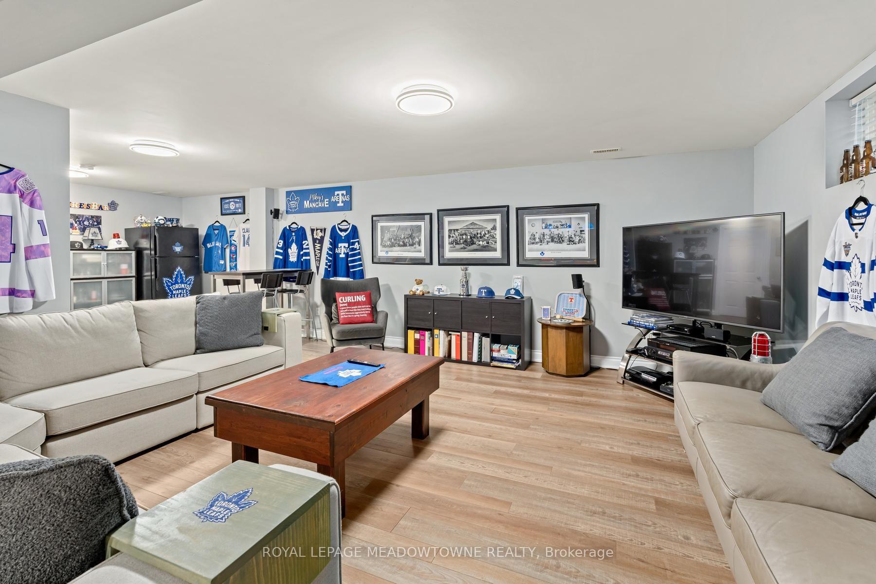 Photo 29 of 17 Dawkins Crescent, Halton Hills, Acton — HOMEH