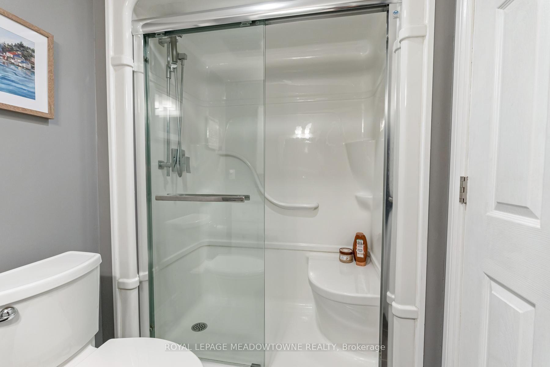 Photo 38 of 17 Dawkins Crescent, Halton Hills, Acton — HOMEH