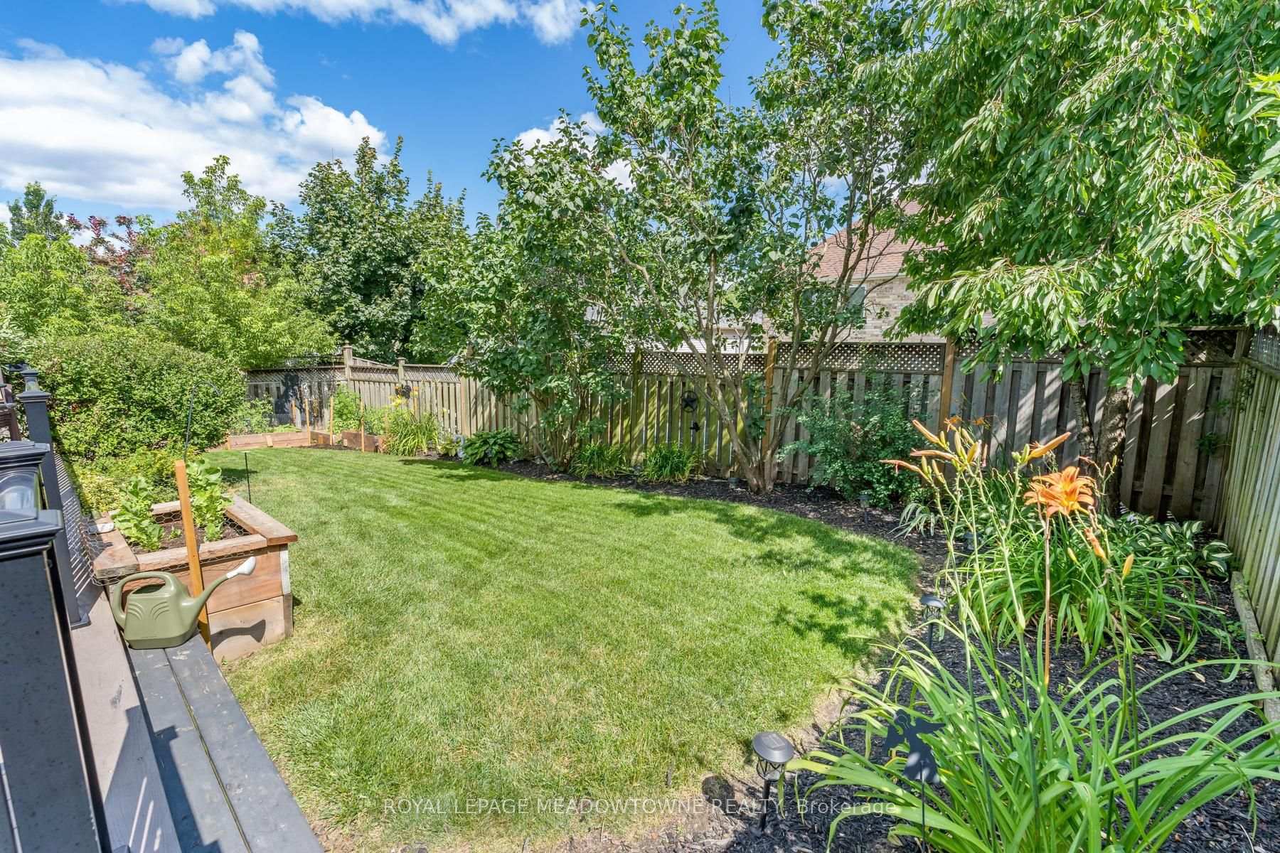 Photo 41 of 17 Dawkins Crescent, Halton Hills, Acton — HOMEH