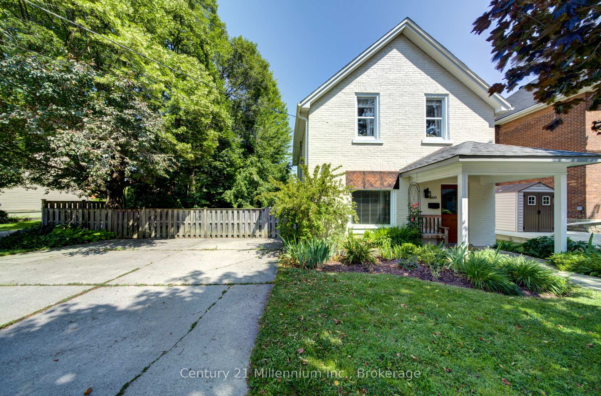 Front of 560 10th St A Street W