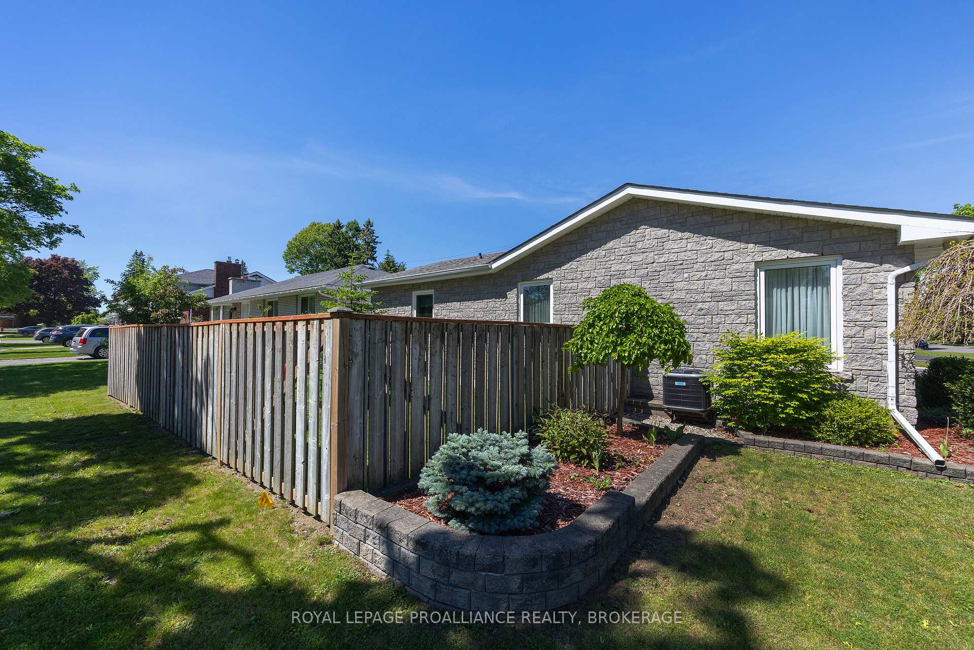 Photo 5 of 6 Byron Crescent, Kingston, Central City West — HOMEH