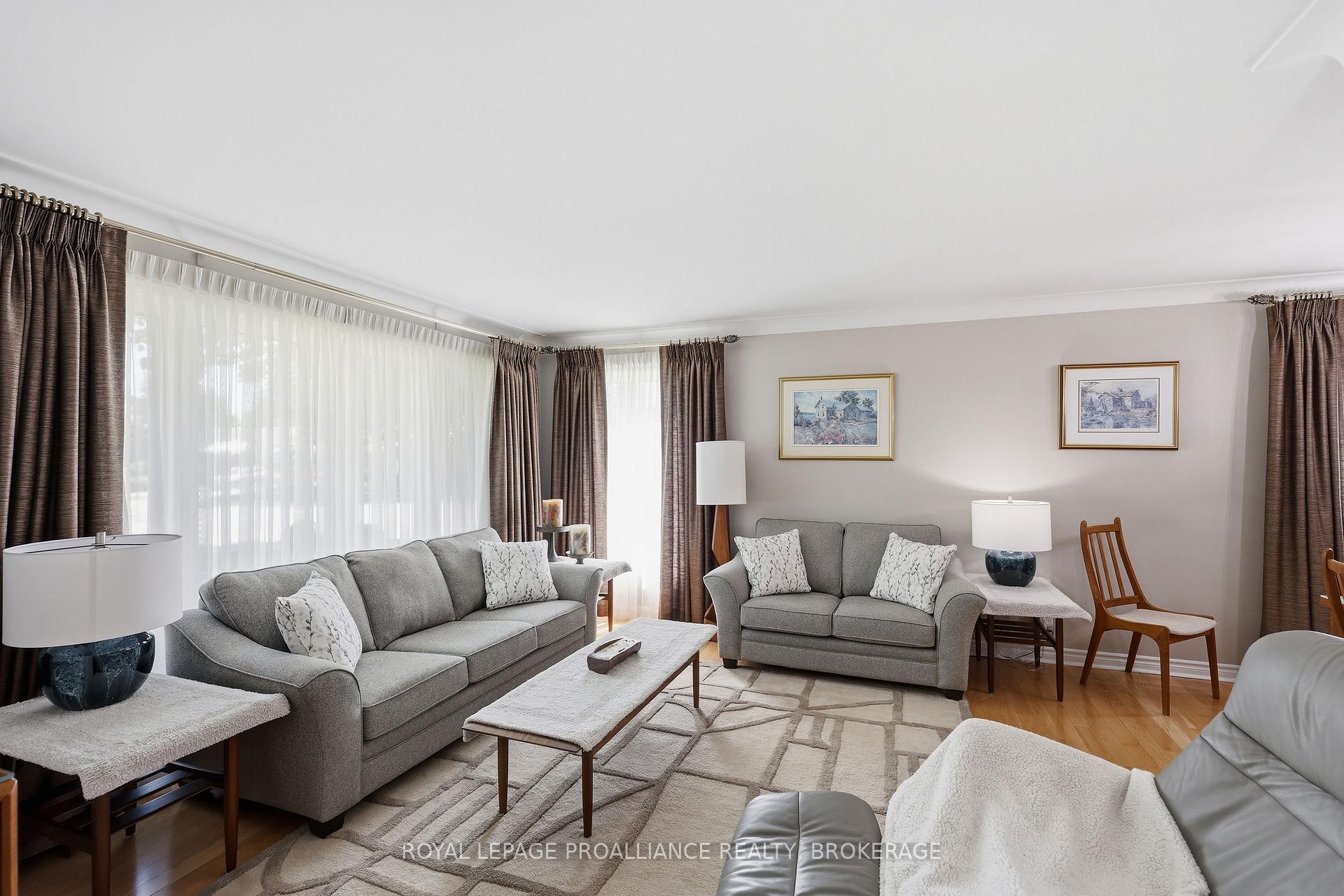 Photo 9 of 6 Byron Crescent, Kingston, Central City West — HOMEH