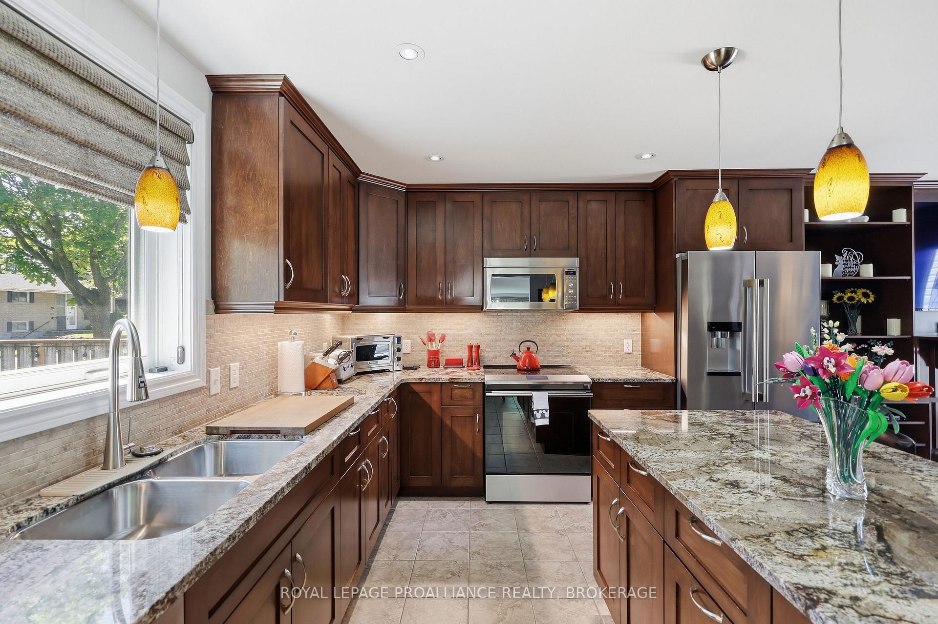 Photo 15 of 6 Byron Crescent, Kingston, Central City West — HOMEH