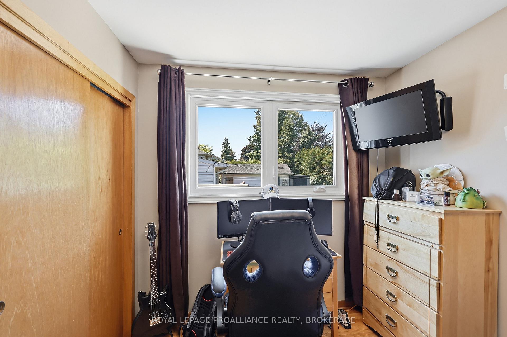 Photo 32 of 6 Byron Crescent, Kingston, Central City West — HOMEH