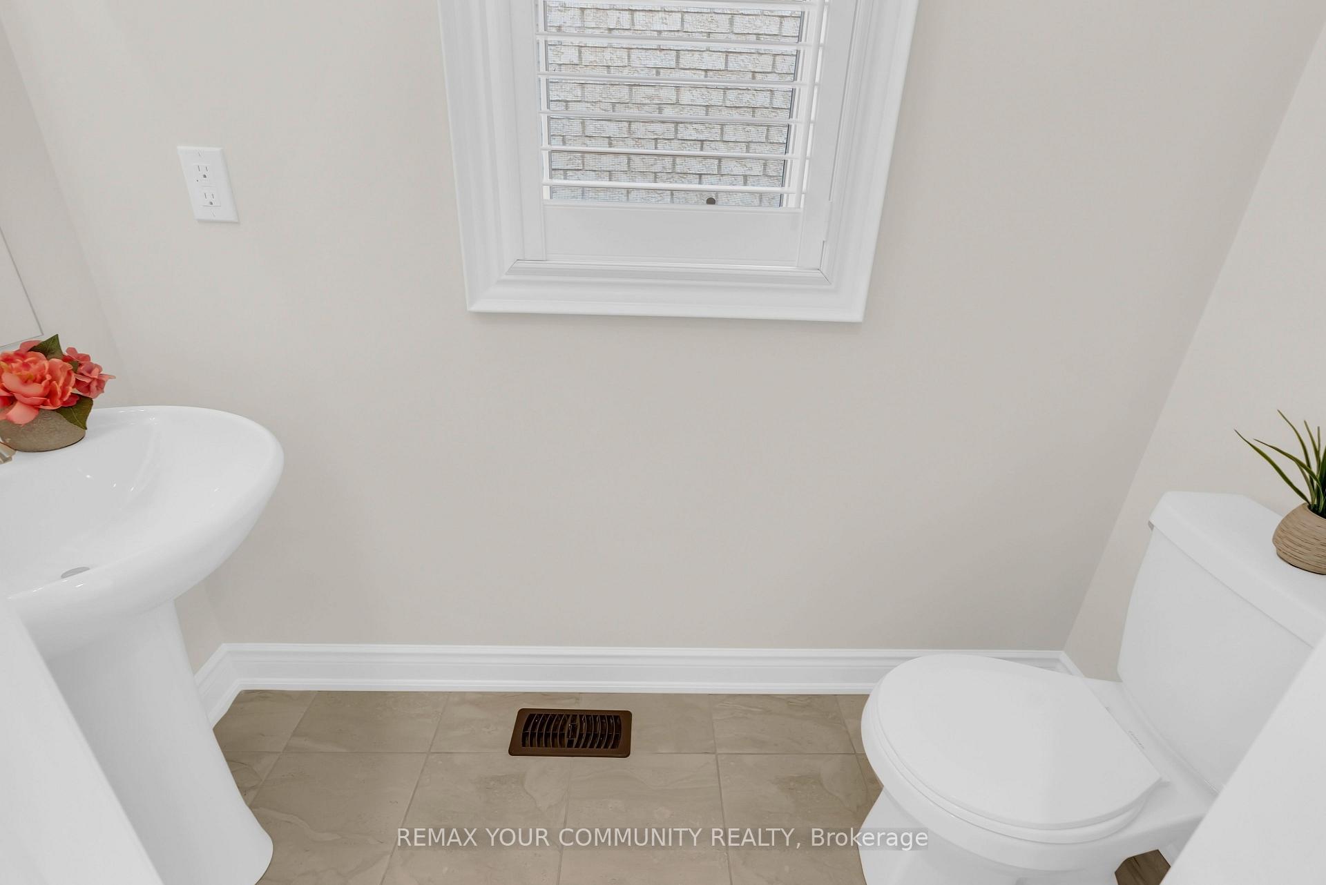 Photo 27 of 49 Zenith Avenue, Vaughan, Kleinburg — HOMEH