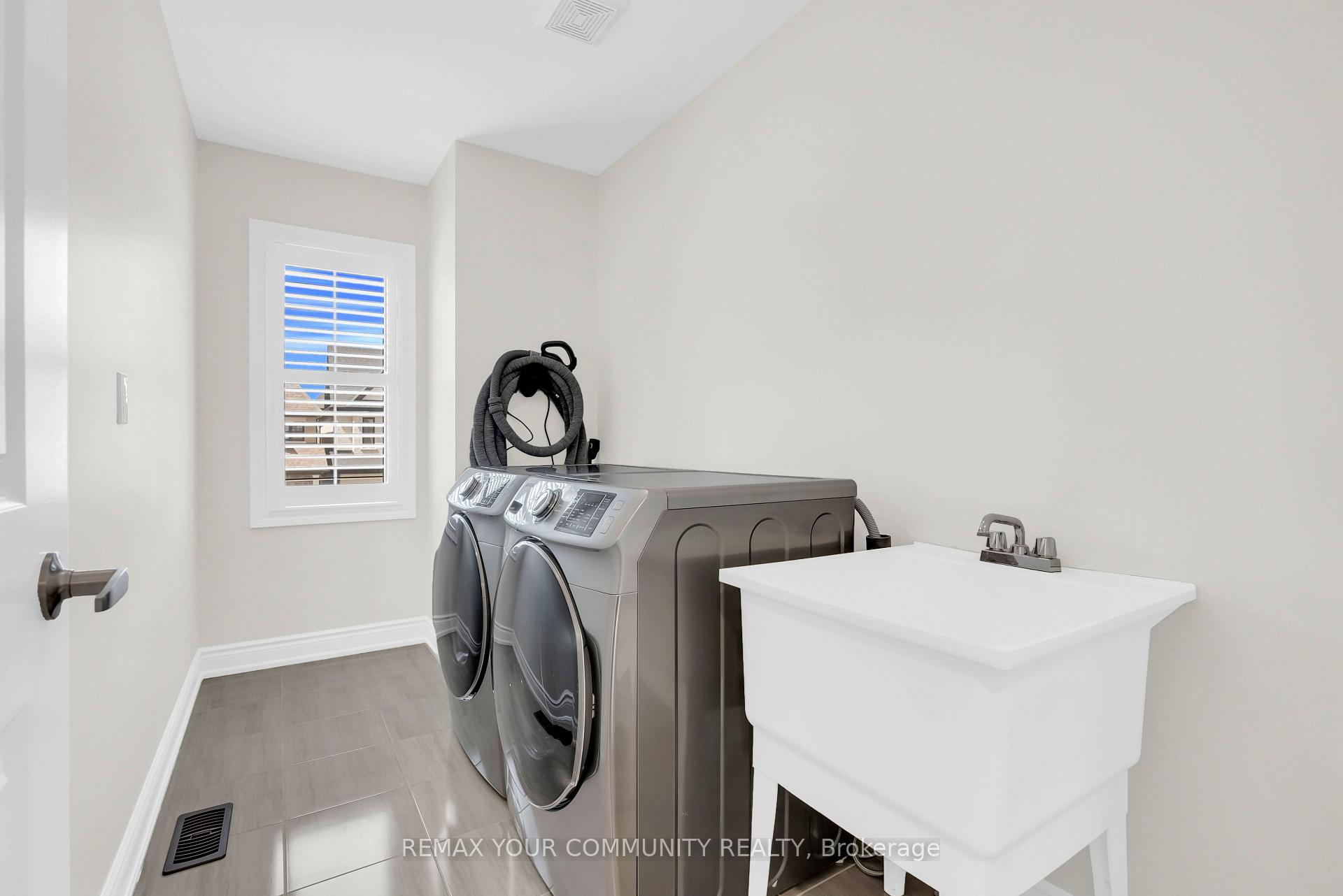 Photo 43 of 49 Zenith Avenue, Vaughan, Kleinburg — HOMEH