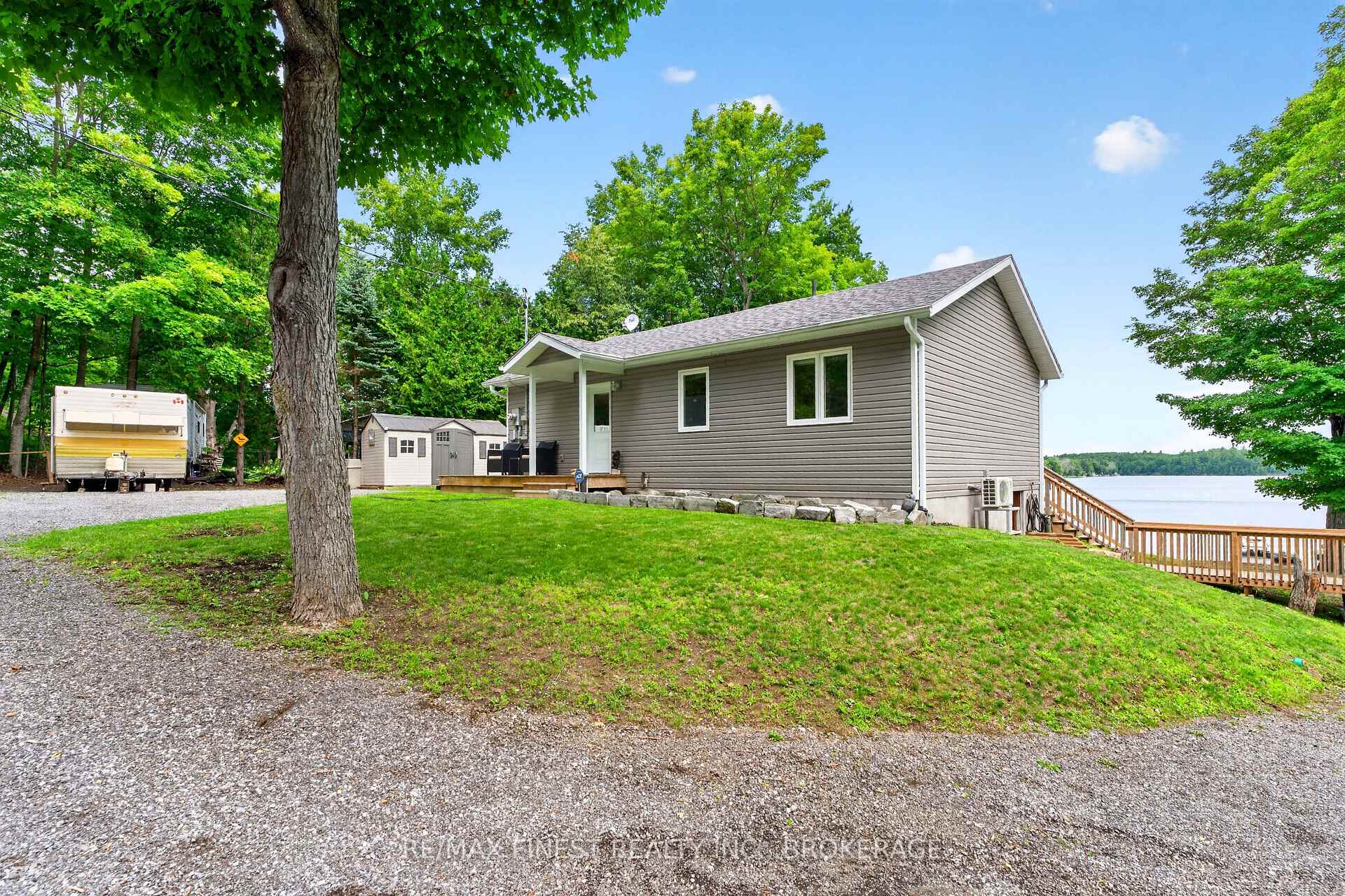 Photo 6 of 1025 Parsons Point Lane, Frontenac, Frontenac South — HOMEH