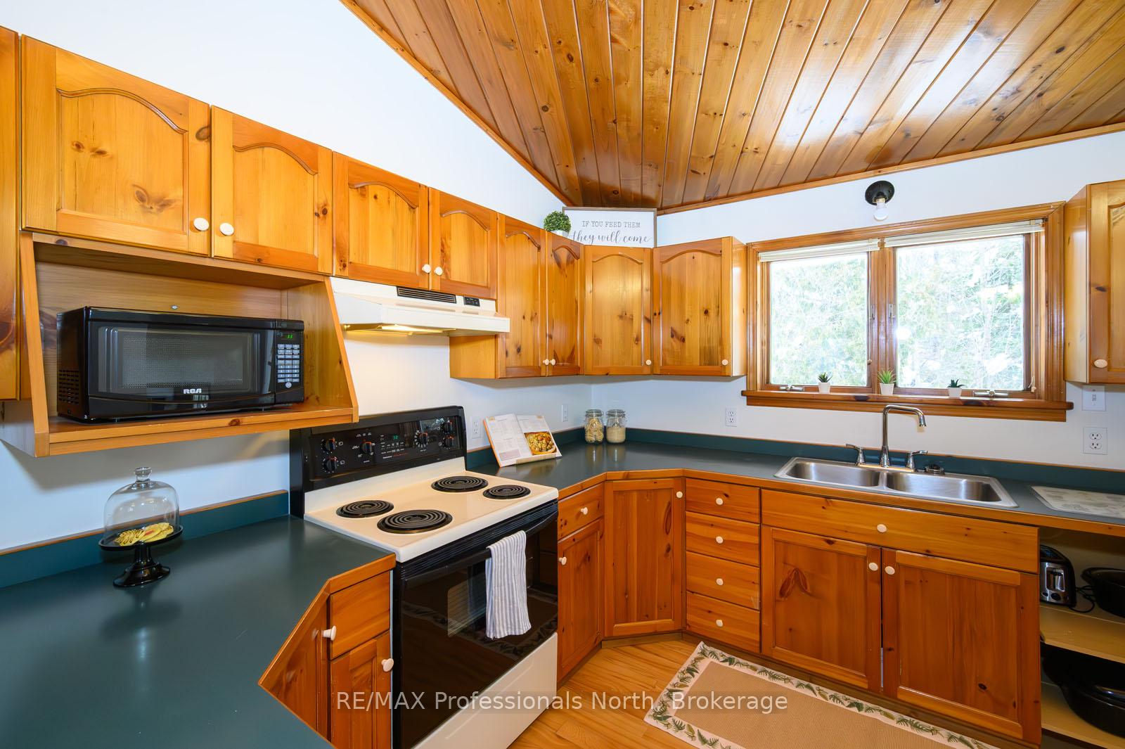 Photo 8 of 66 Rain Lake Road, Kearney — HOMEH