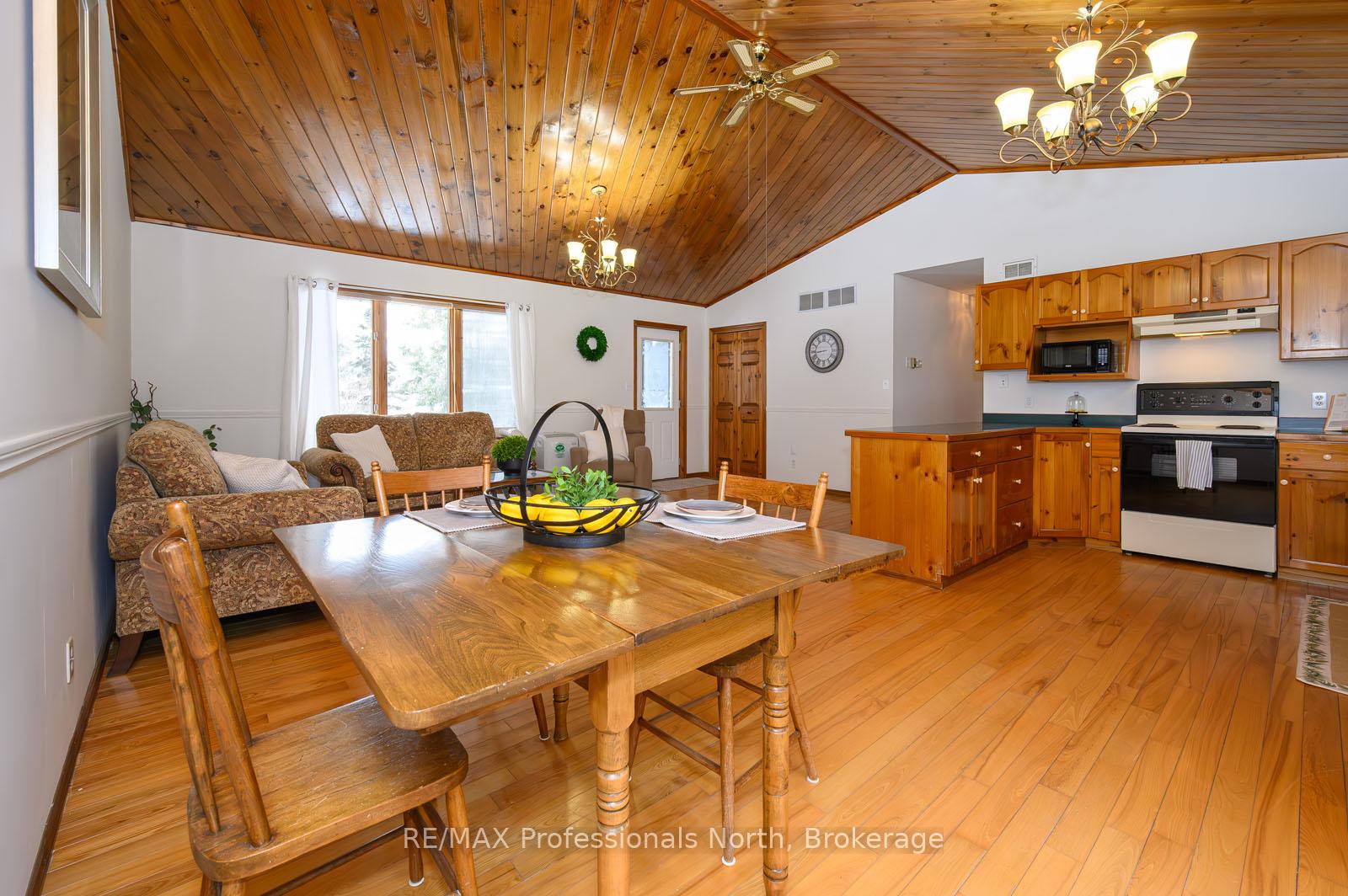 Photo 9 of 66 Rain Lake Road, Kearney — HOMEH
