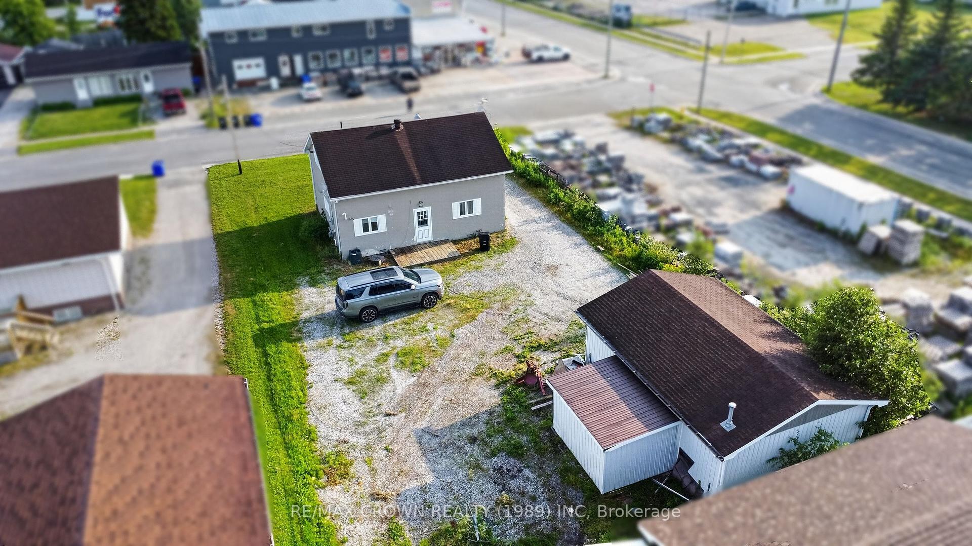 Photo 5 of 524 Kitchener Street, Hearst — HOMEH