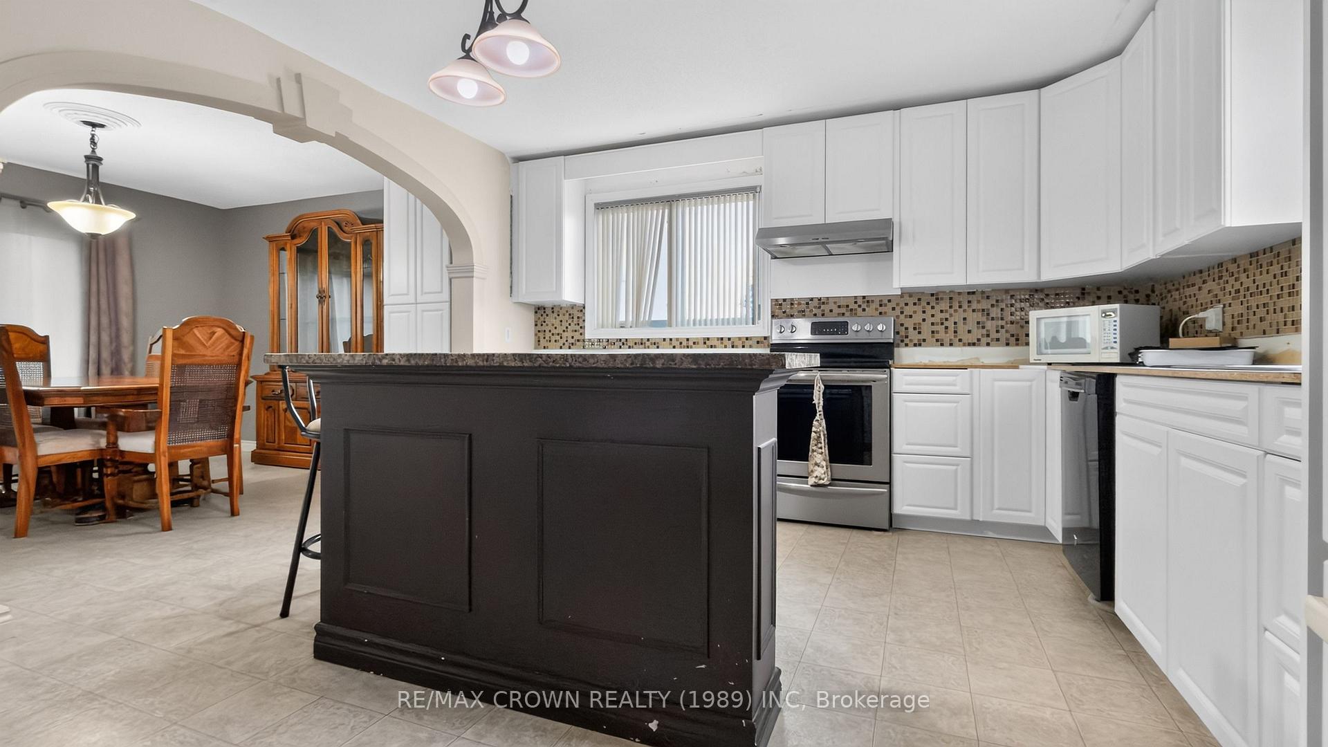 Photo 9 of 524 Kitchener Street, Hearst — HOMEH