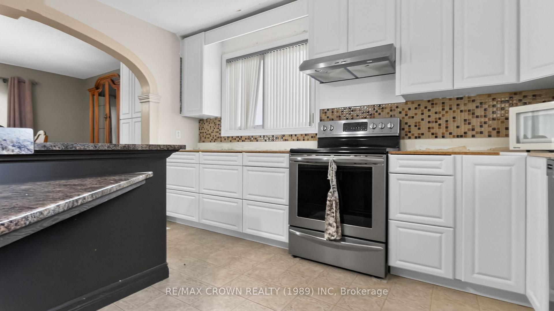 Photo 11 of 524 Kitchener Street, Hearst — HOMEH