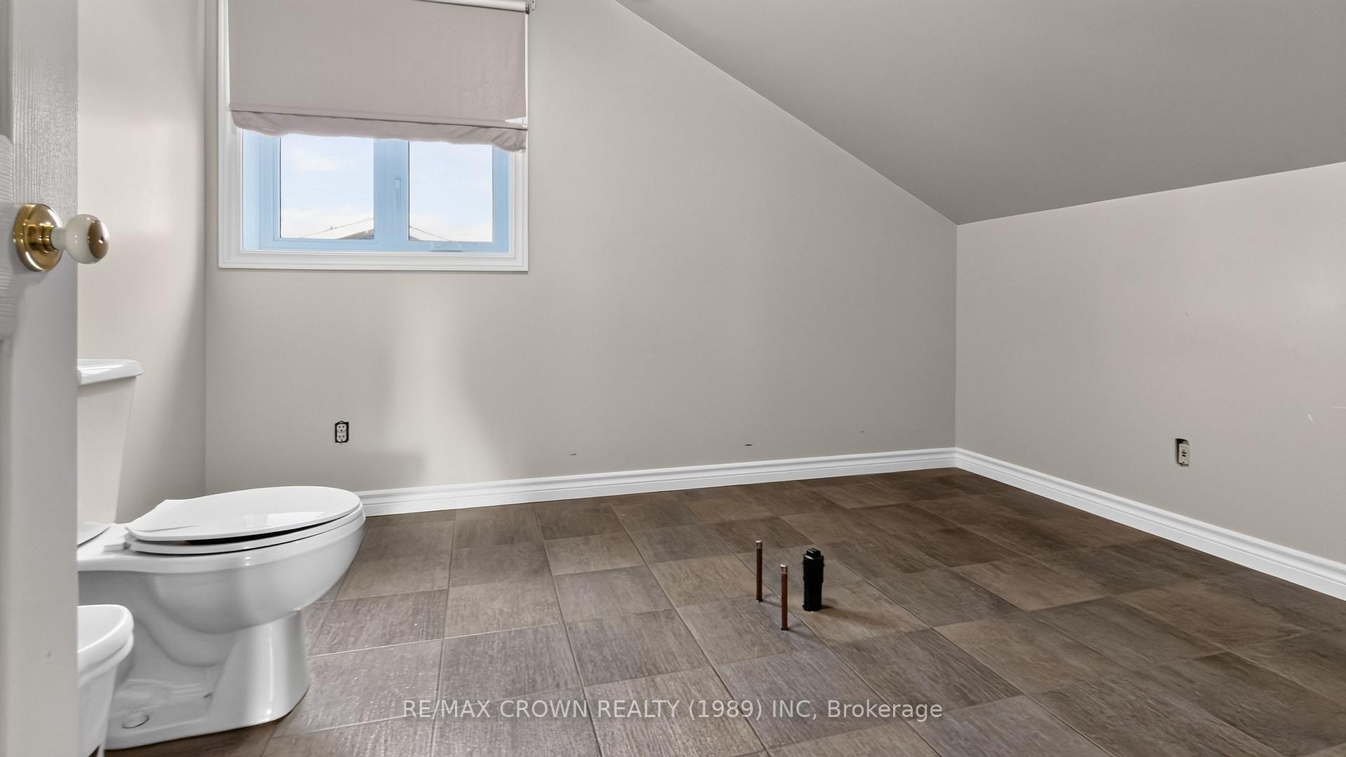 Photo 25 of 524 Kitchener Street, Hearst — HOMEH