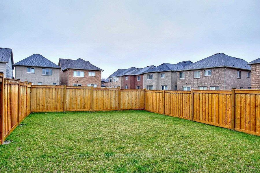 Photo 12 of 223 Windfields Farm Drive W, Oshawa, Windfields — HOMEH
