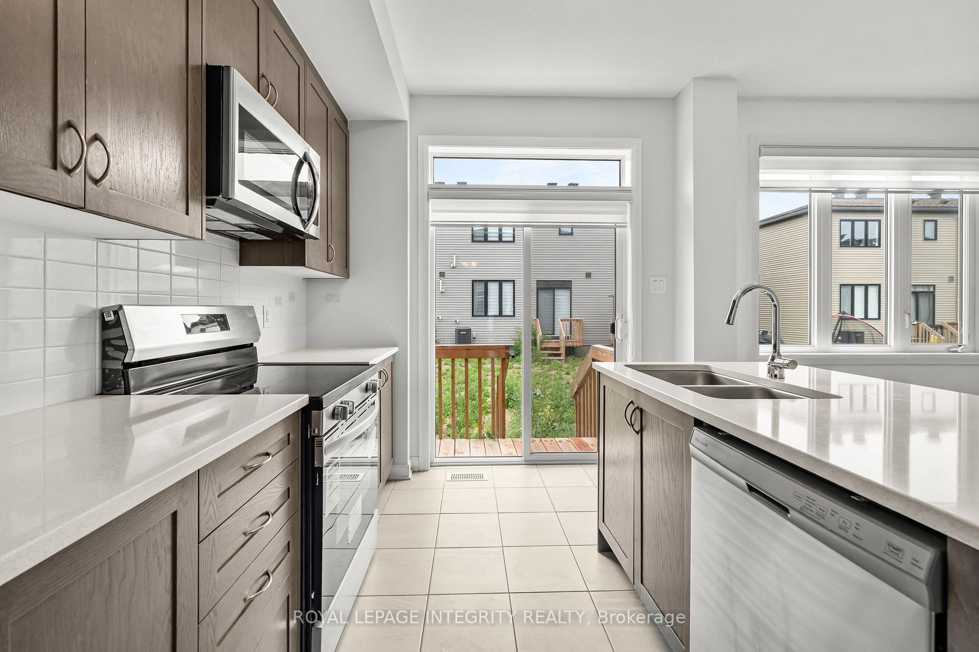 Photo 9 of 78 Osler Street, Ottawa, Kanata - Morgan's Grant/South March — HOMEH