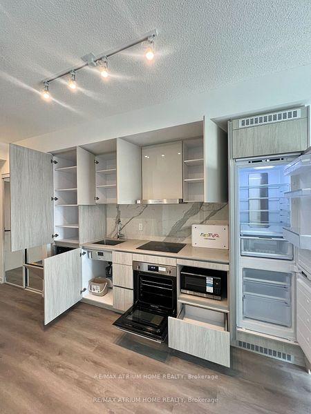Photo 4 of Unit 1707, 28 Interchange Way, Vaughan, Vaughan Corporate Centre — HOMEH