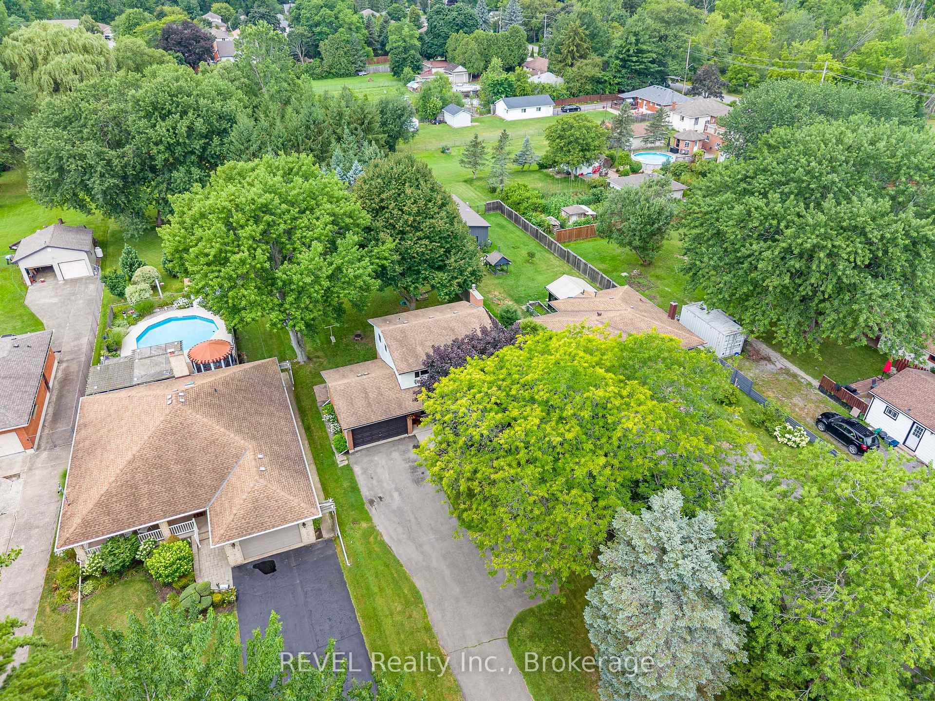 Photo 3 of 853 South Pelham Road, Welland, West Welland — HOMEH