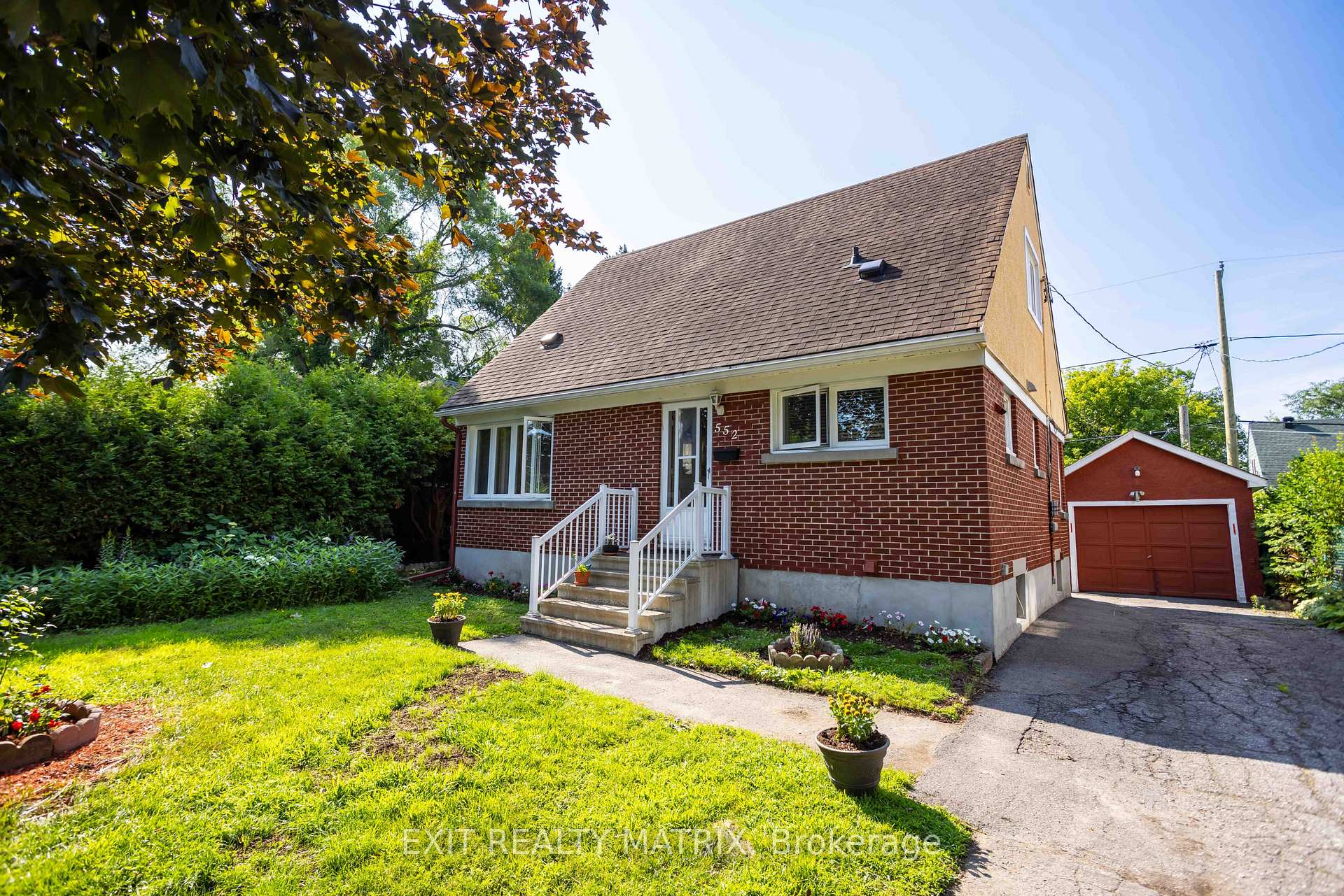 Photo 2 of 552 Dunbrack Street, Ottawa, Overbrook/Castle Heights — HOMEH