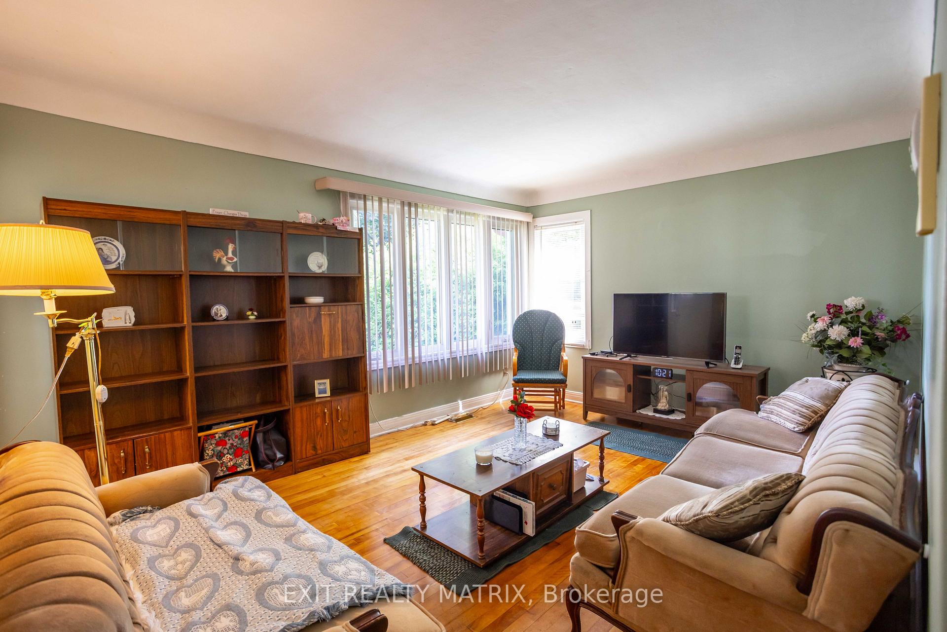 Photo 13 of 552 Dunbrack Street, Ottawa, Overbrook/Castle Heights — HOMEH