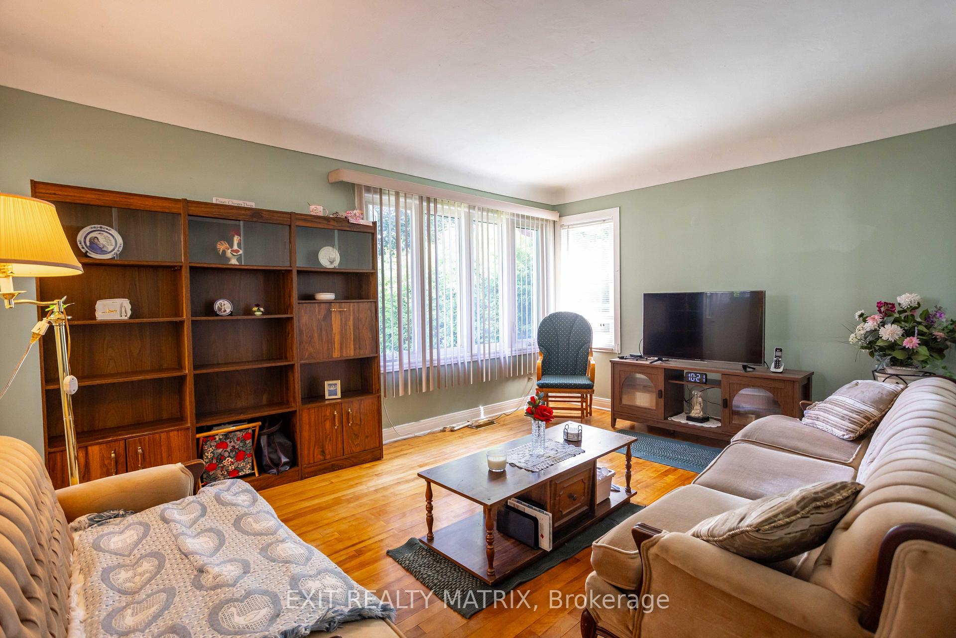 Photo 15 of 552 Dunbrack Street, Ottawa, Overbrook/Castle Heights — HOMEH